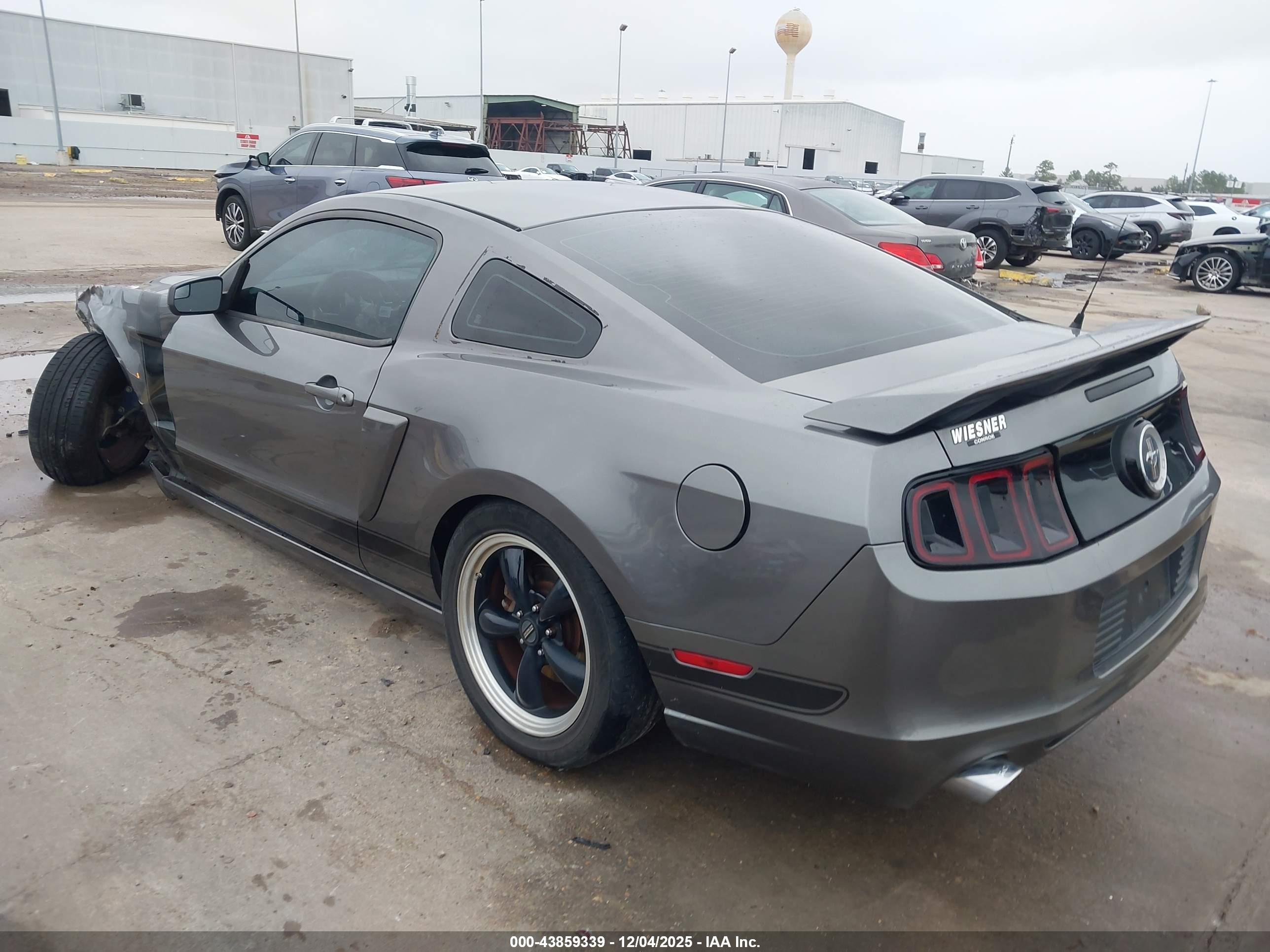 FORD MUSTANG image 3