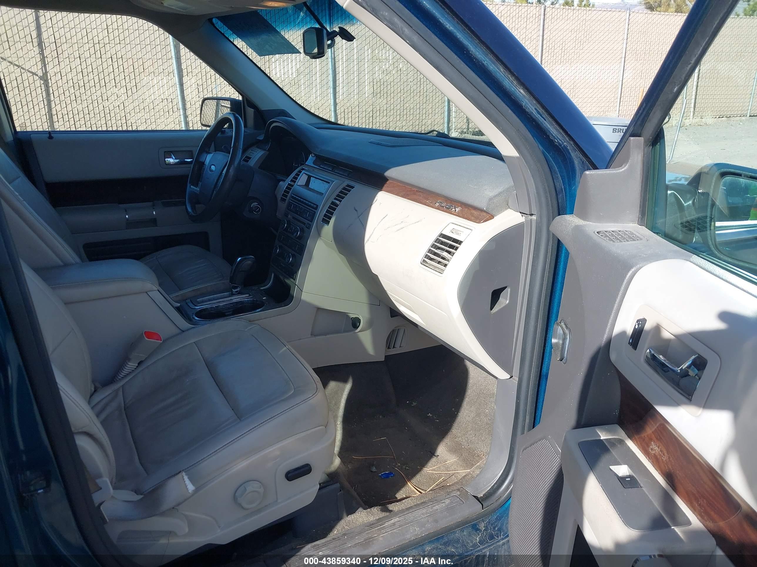 FORD FLEX image 5