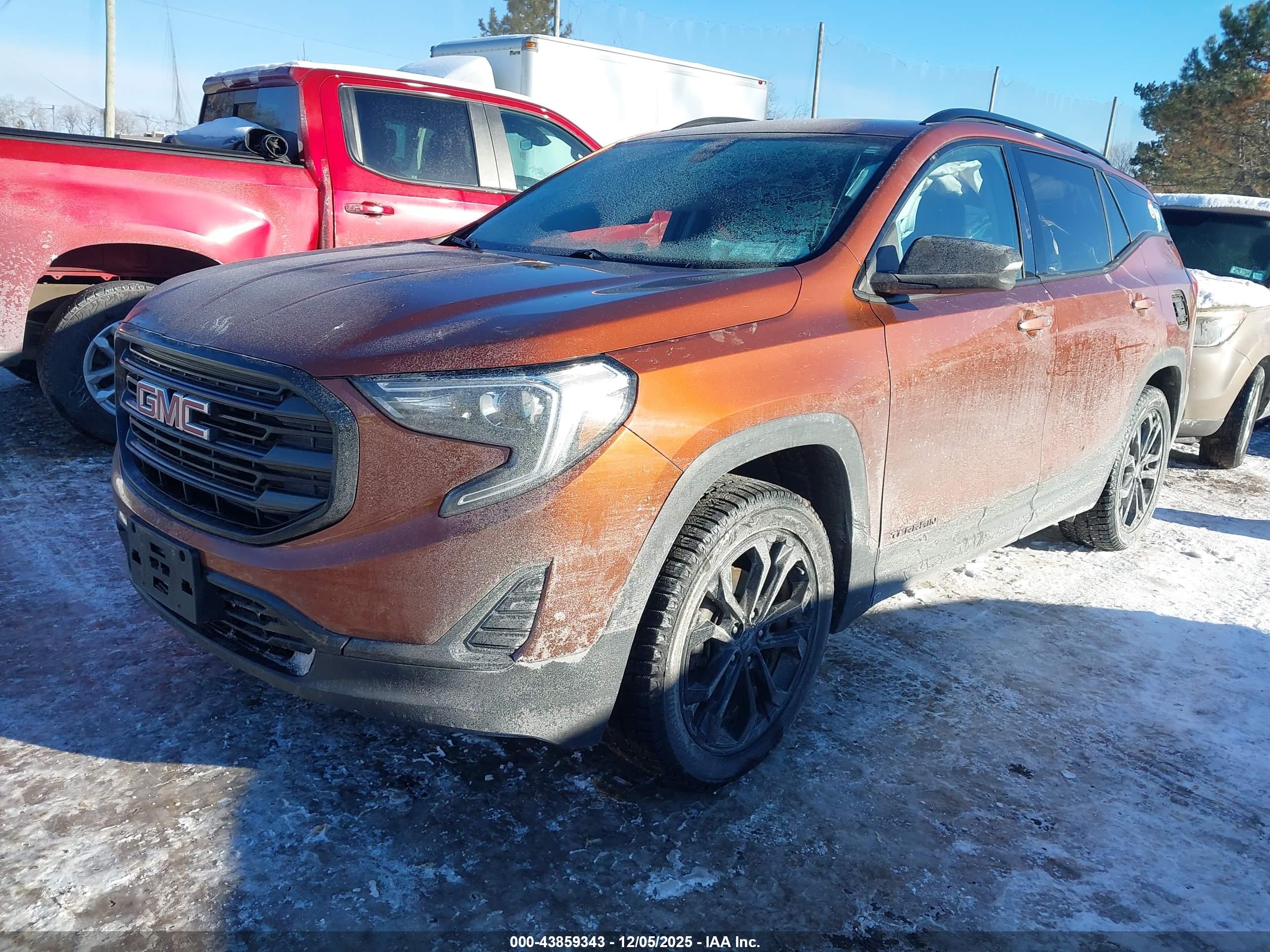 GMC TERRAIN image 2