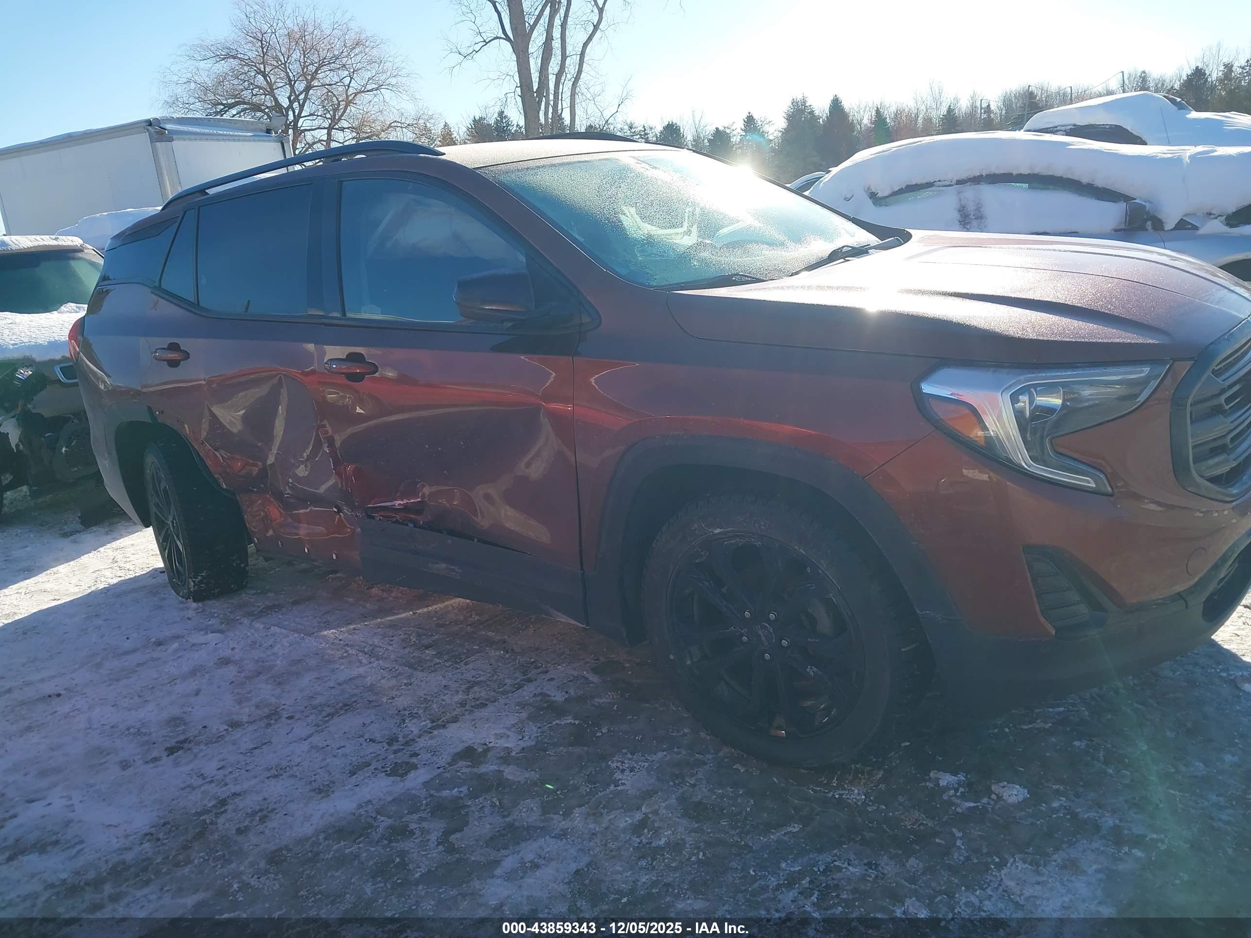 GMC TERRAIN image 6