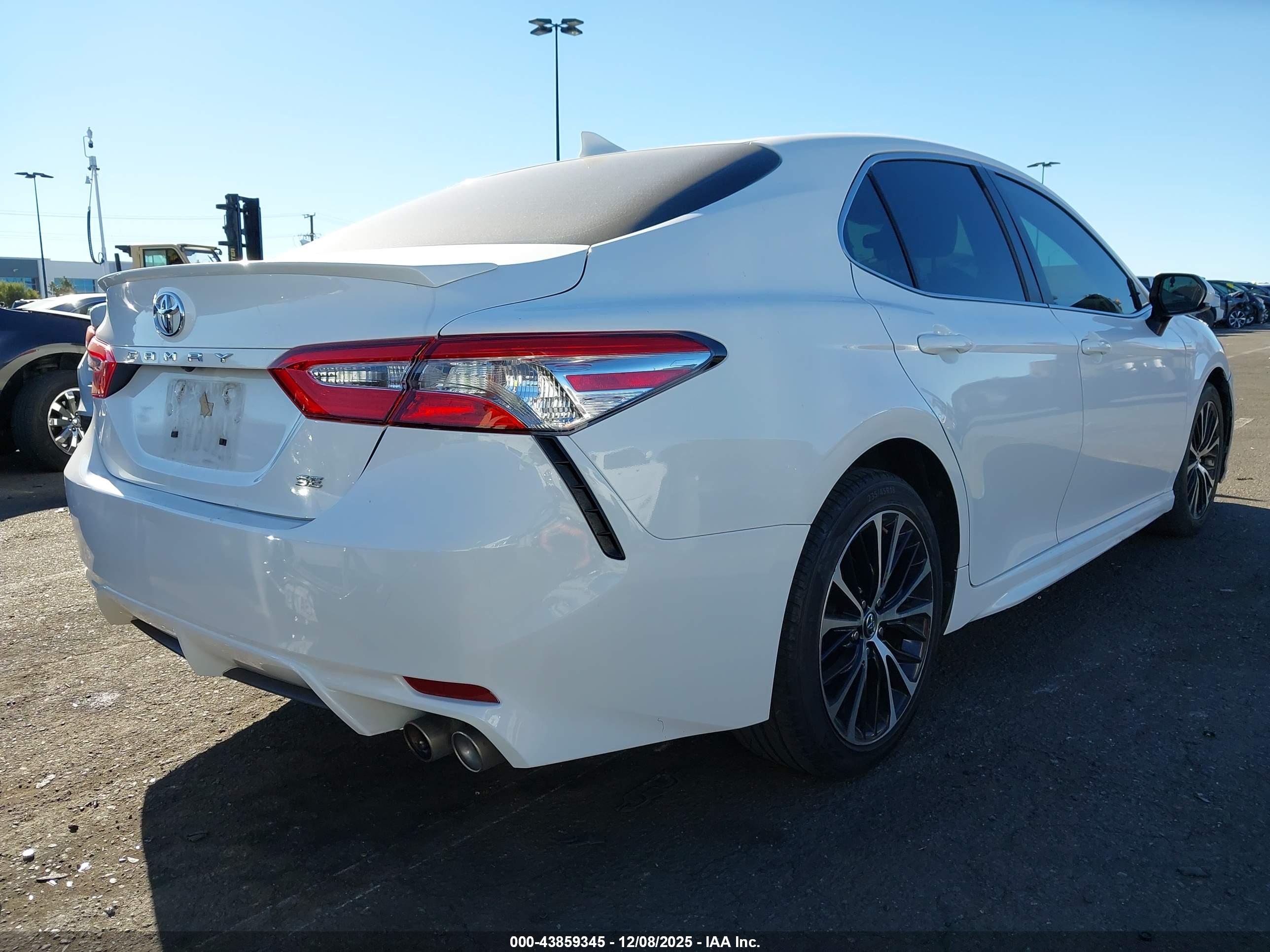TOYOTA CAMRY image 4