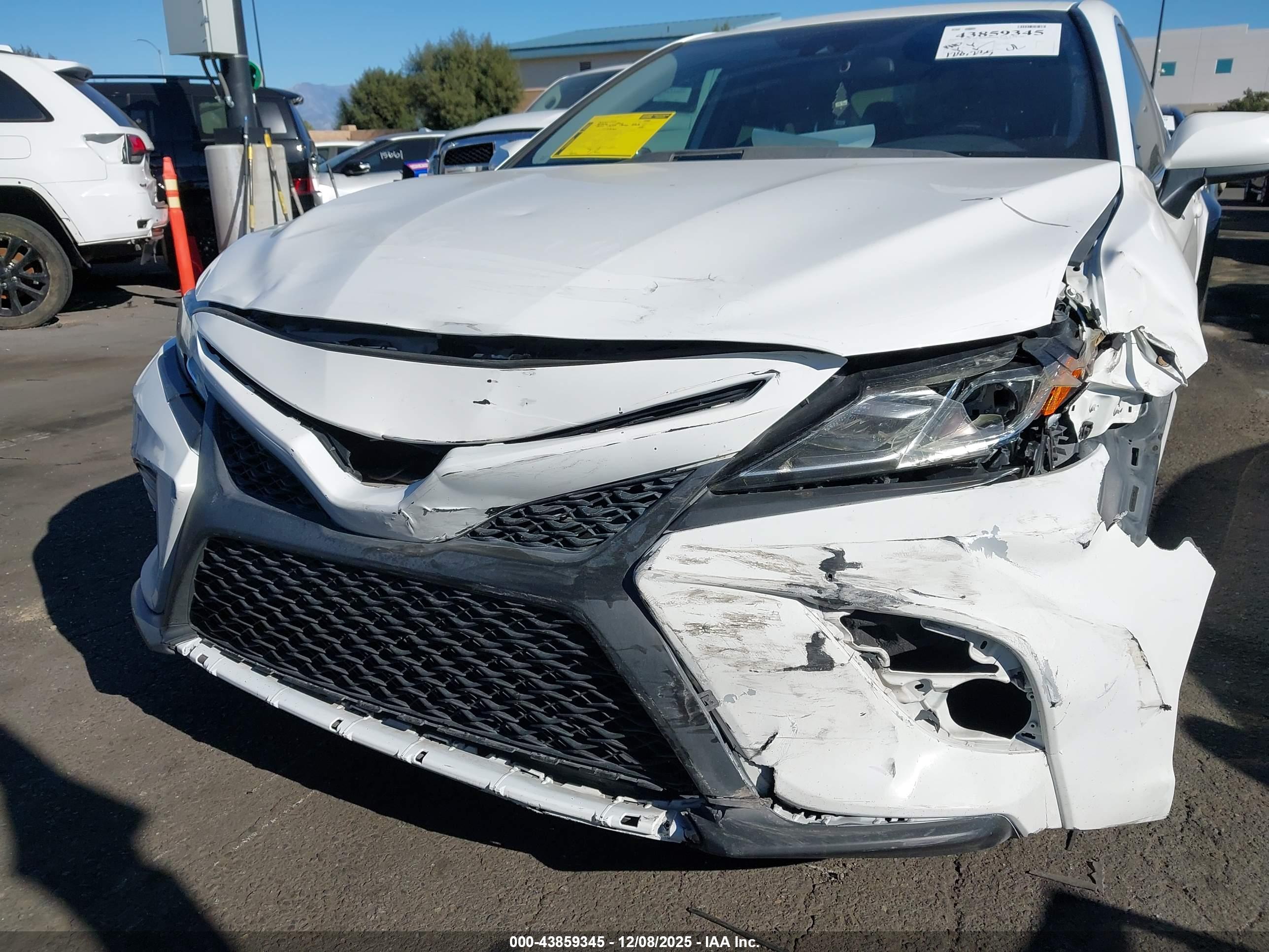 TOYOTA CAMRY image 6