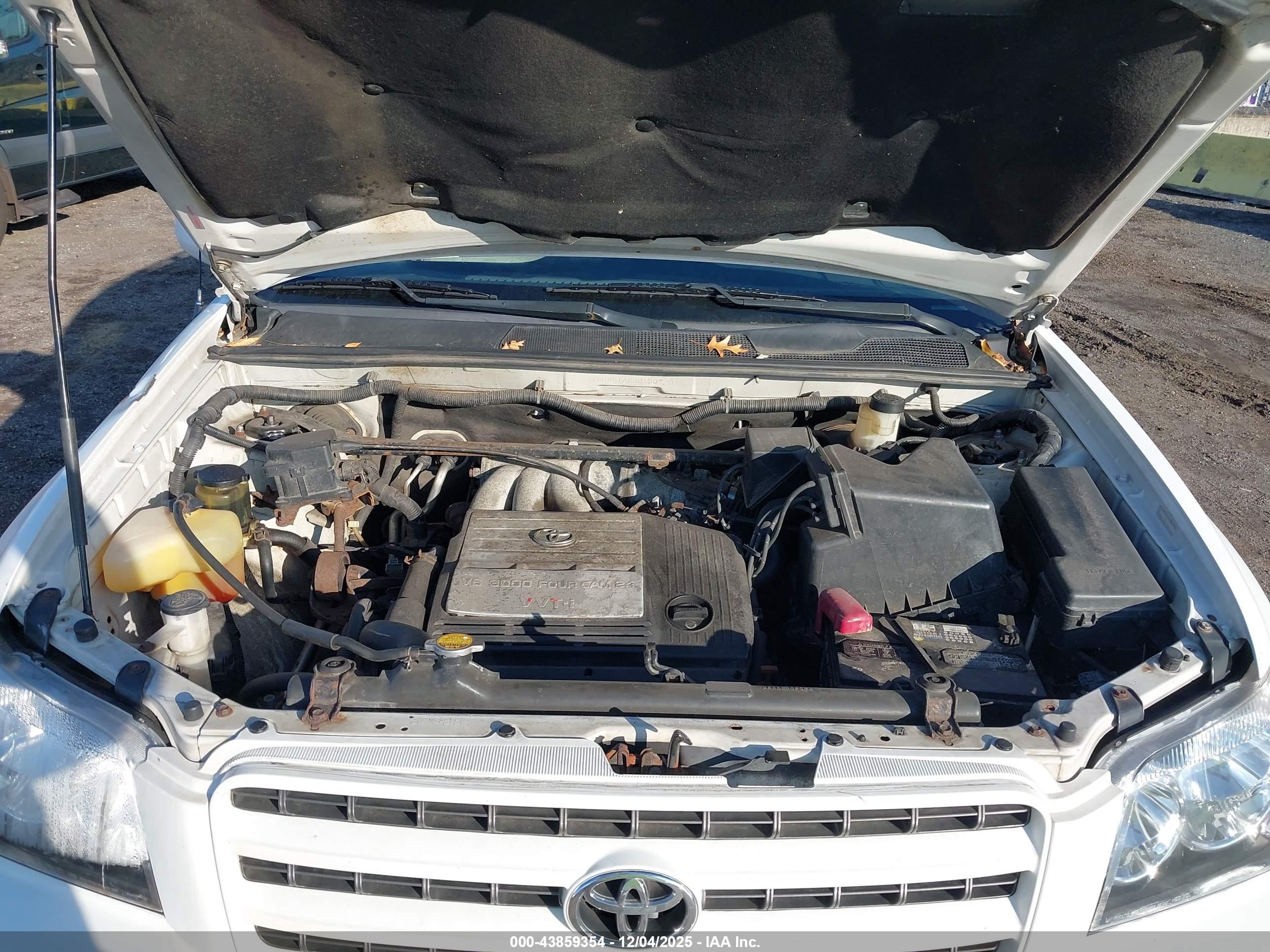 TOYOTA HIGHLANDER image 10