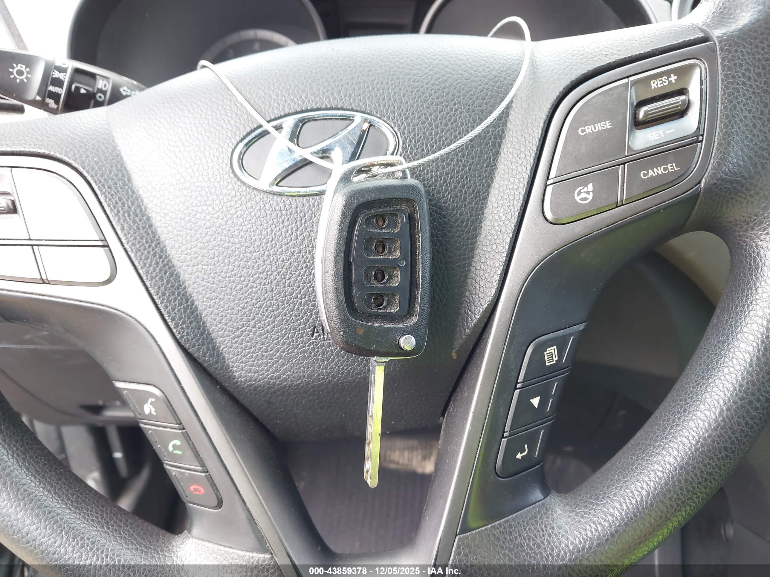HYUNDAI SANTA image 11