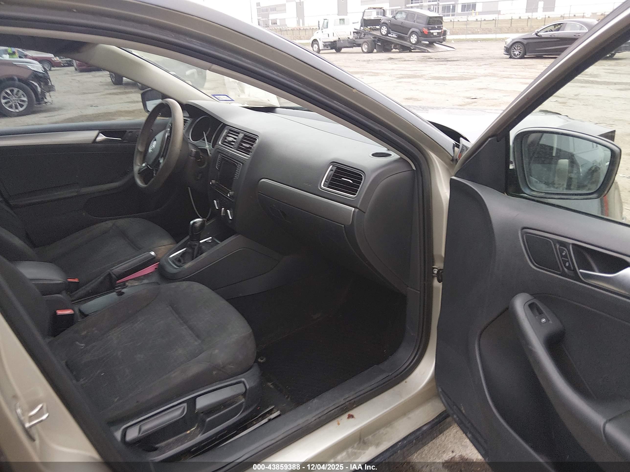 VOLKSWAGEN JETTA image 5