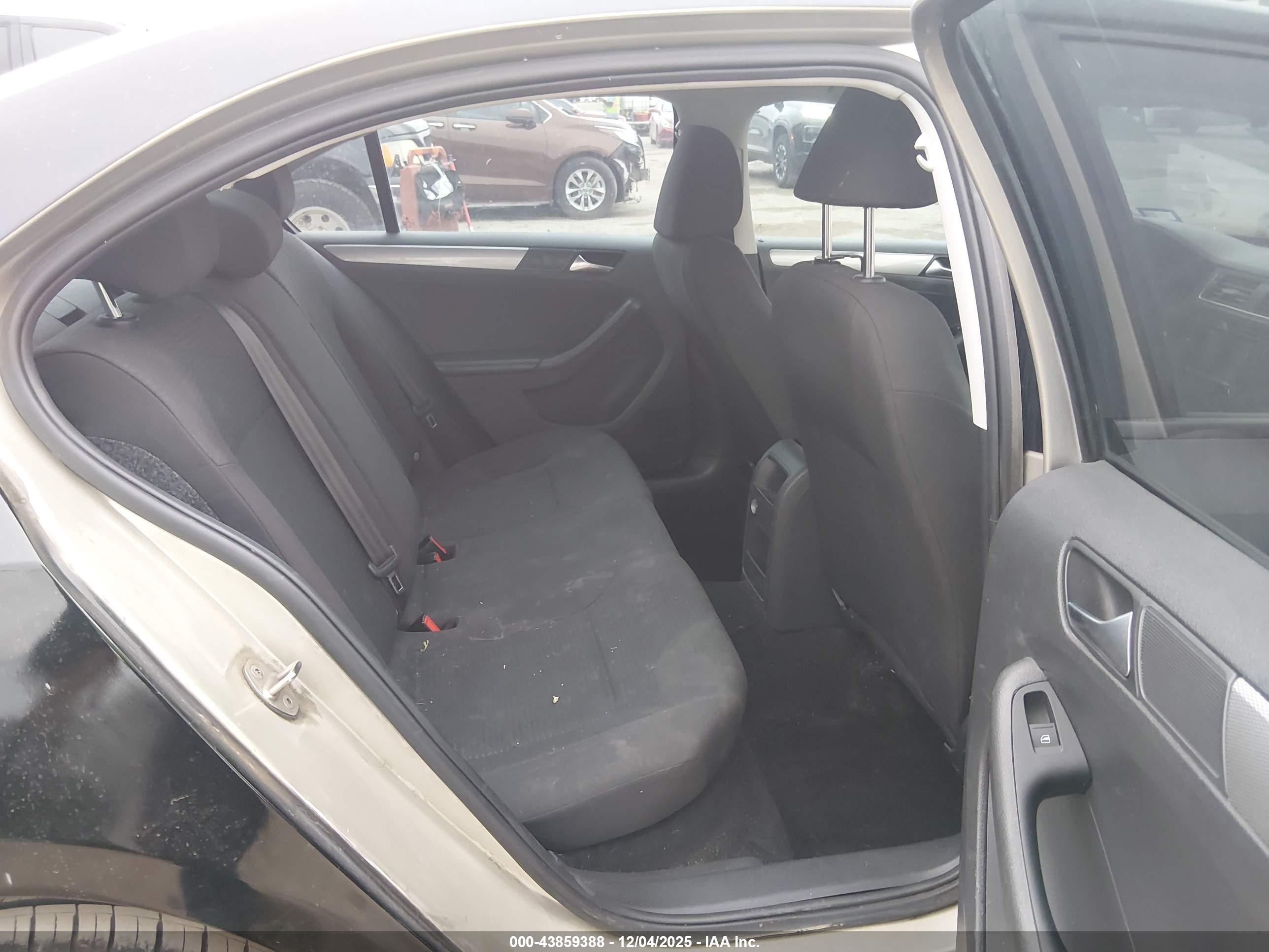 VOLKSWAGEN JETTA image 8