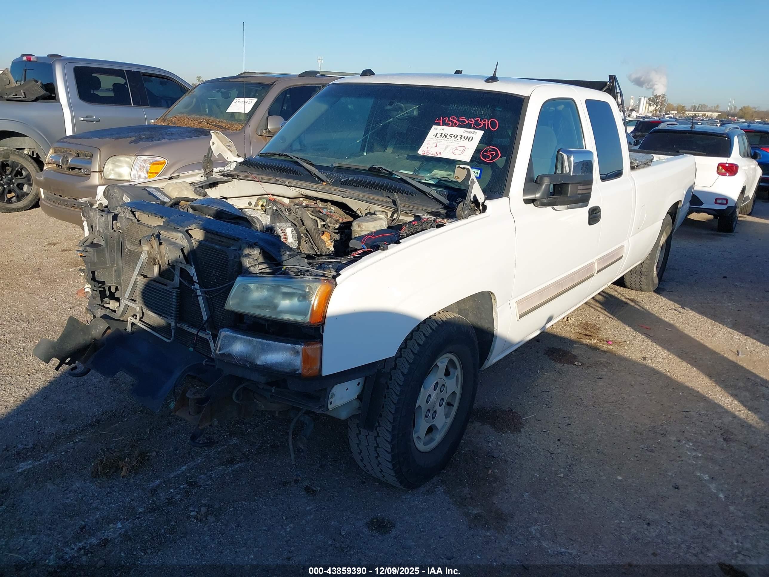 CHEVROLET SILVERADO image 2