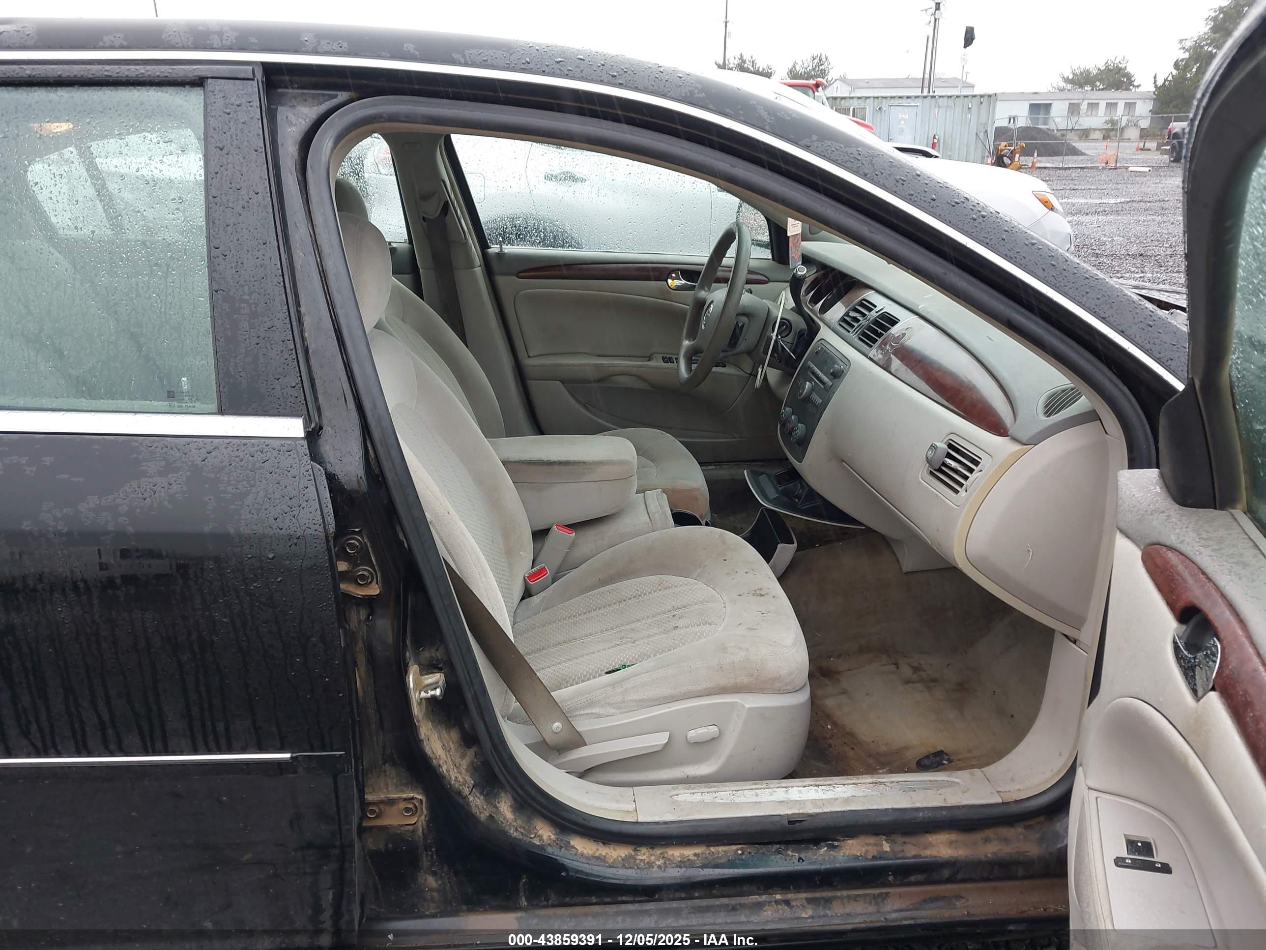 BUICK LUCERNE image 5