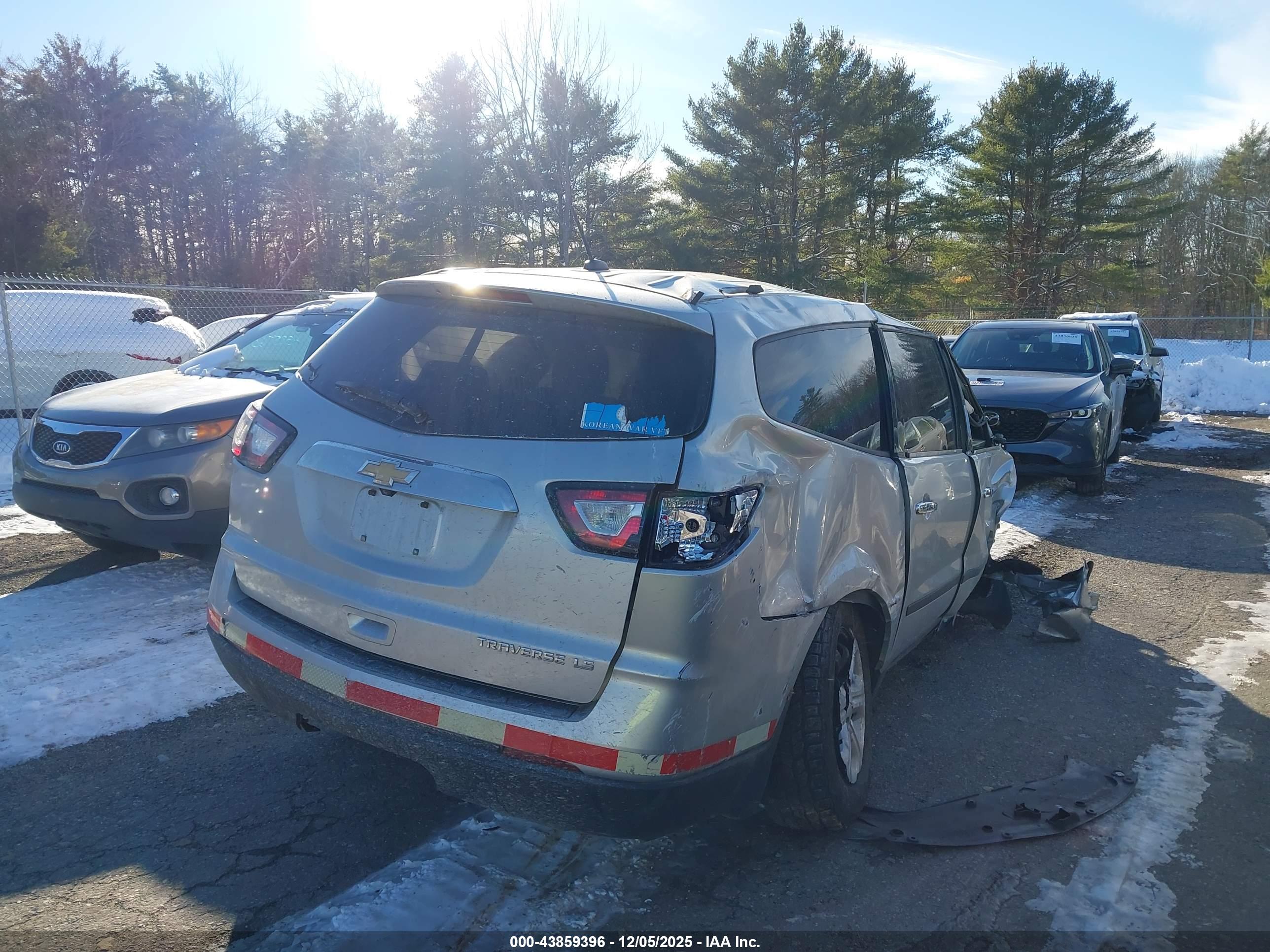 CHEVROLET TRAVERSE image 4