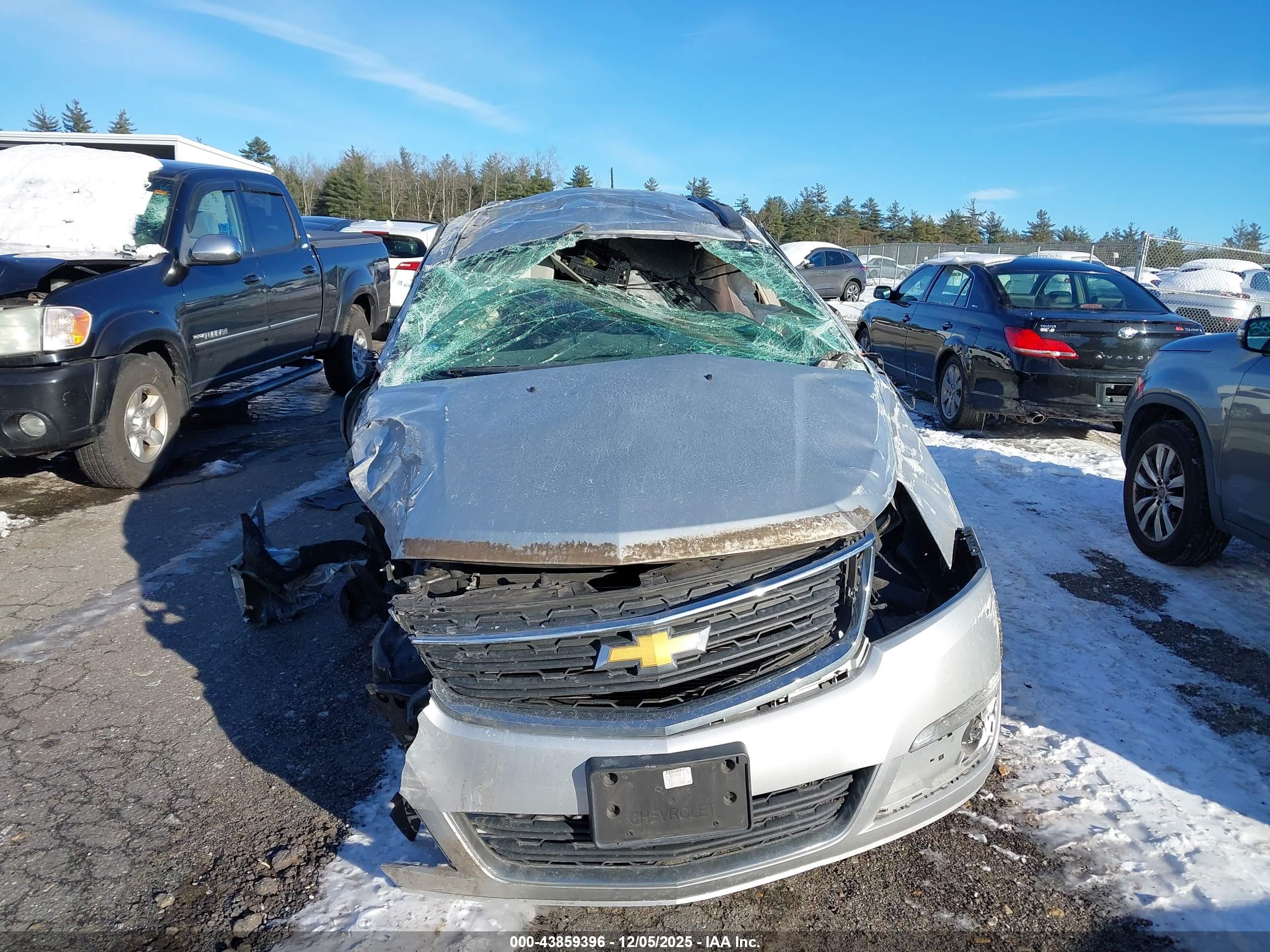CHEVROLET TRAVERSE image 6