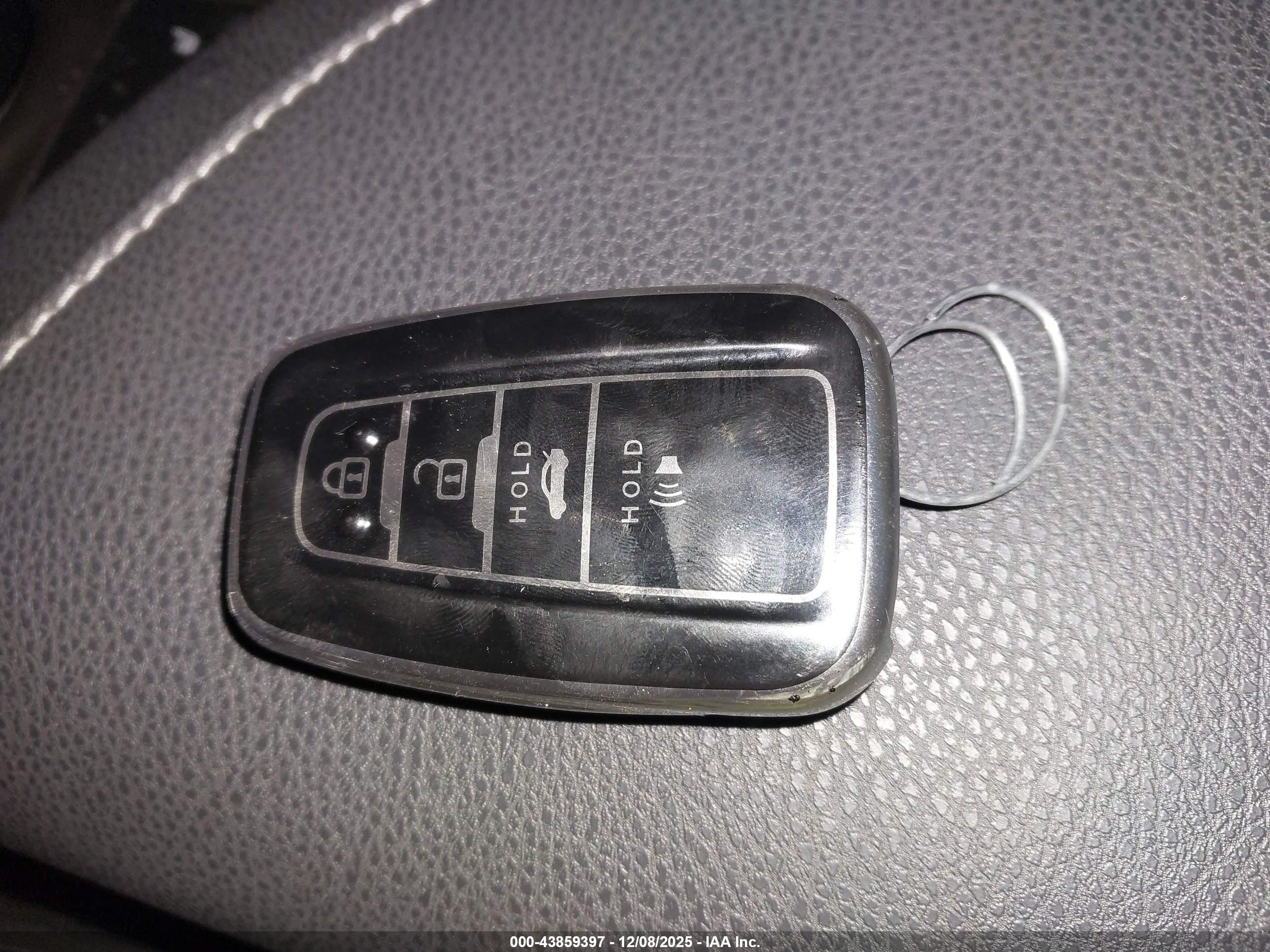 TOYOTA CAMRY image 11