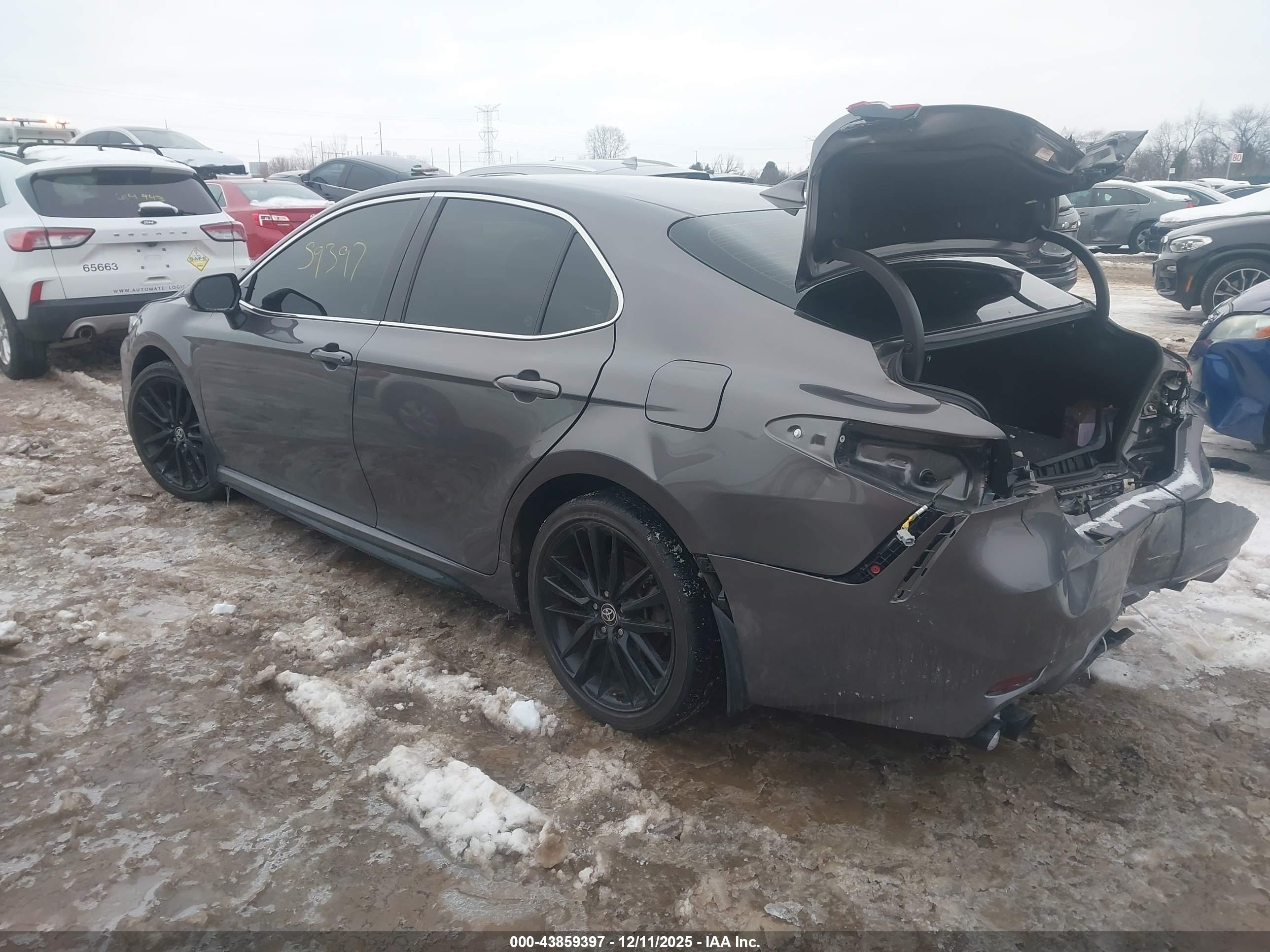 TOYOTA CAMRY image 3