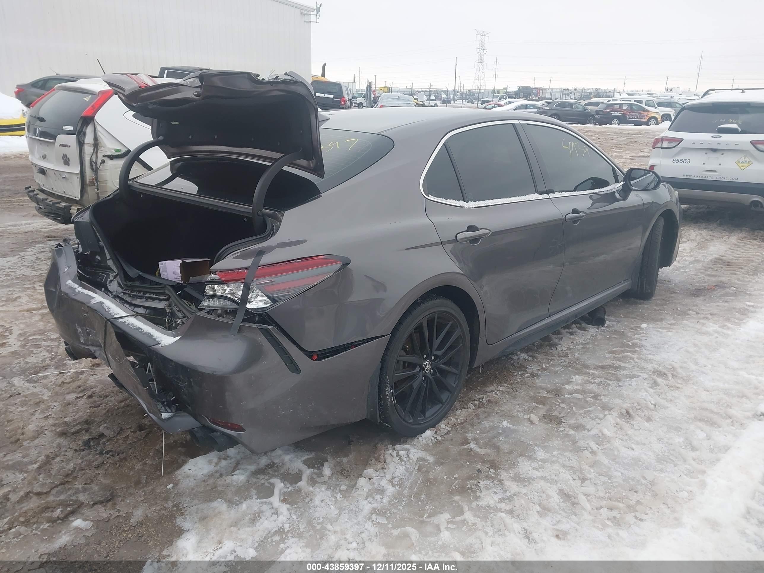TOYOTA CAMRY image 4