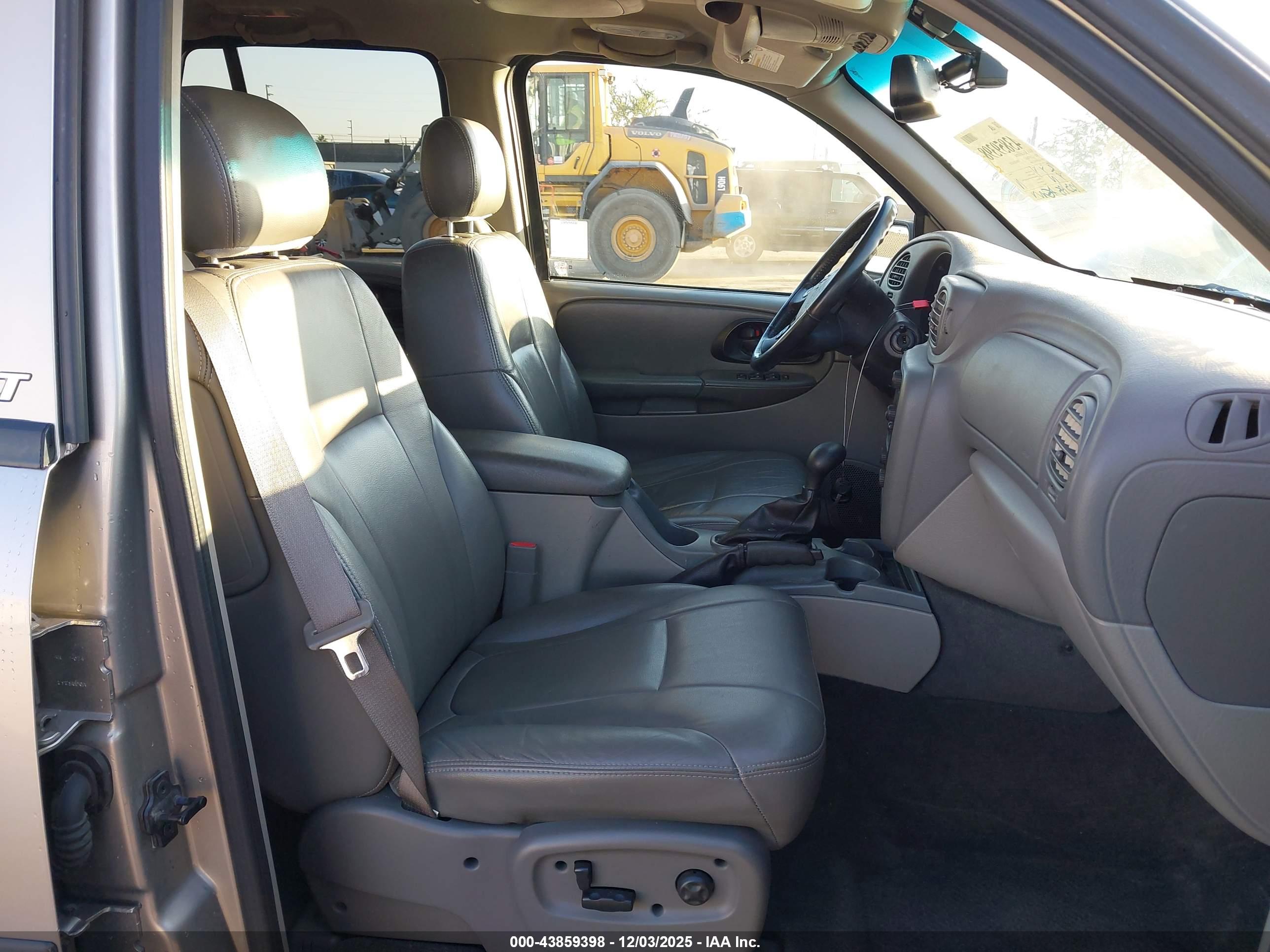 CHEVROLET TRAILBLAZER image 5