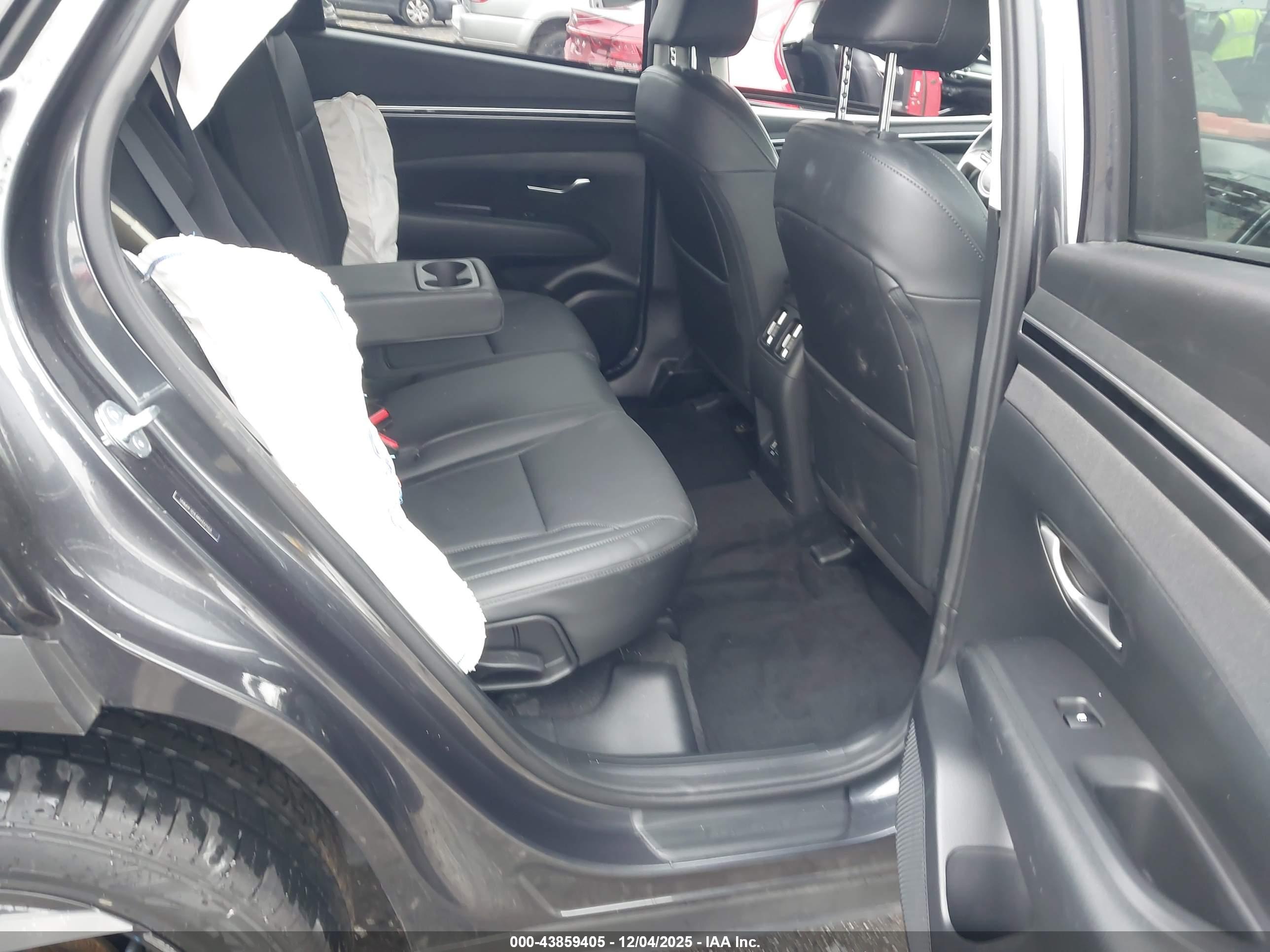 HYUNDAI TUCSON image 8