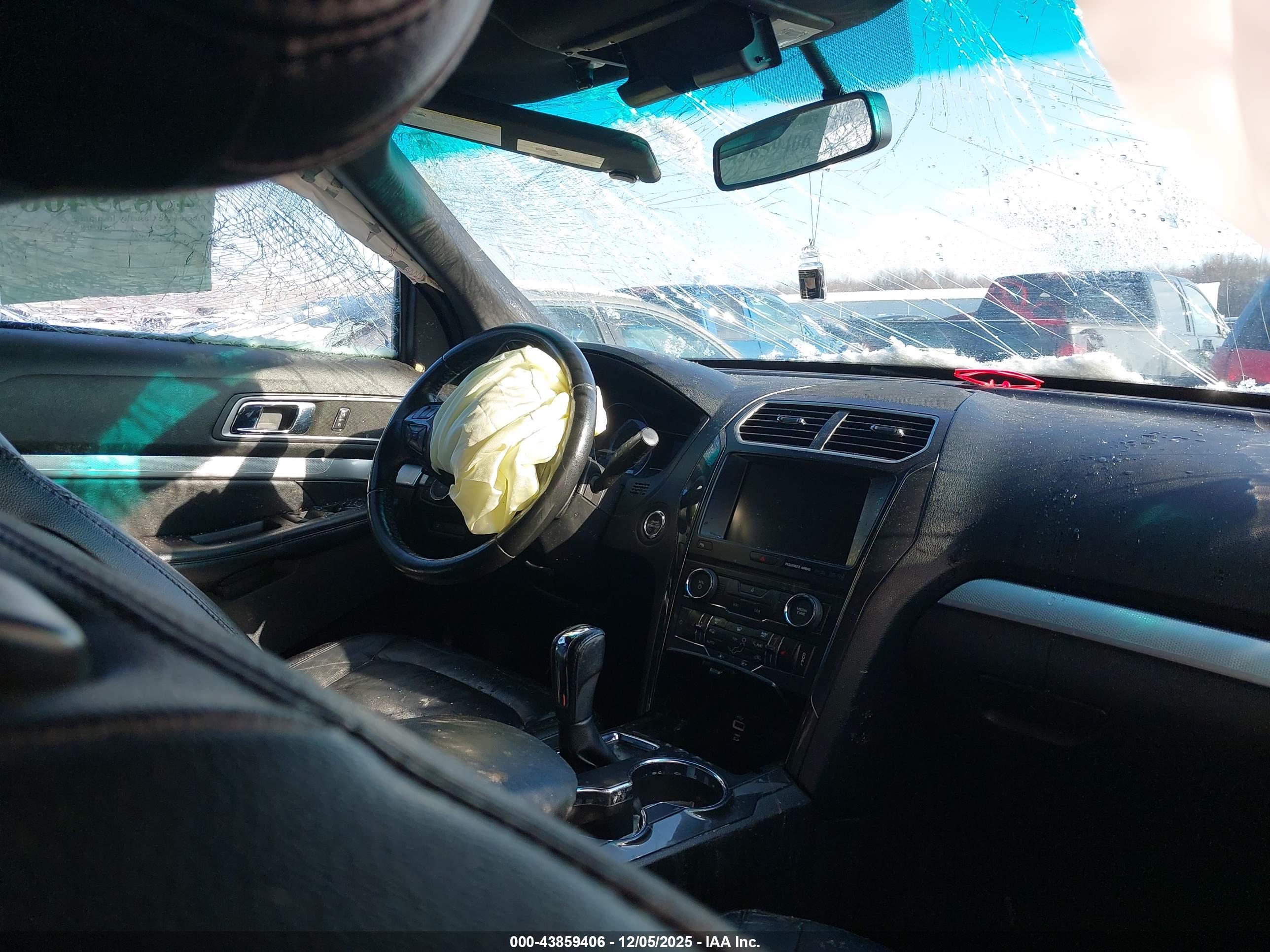 FORD EXPLORER image 5
