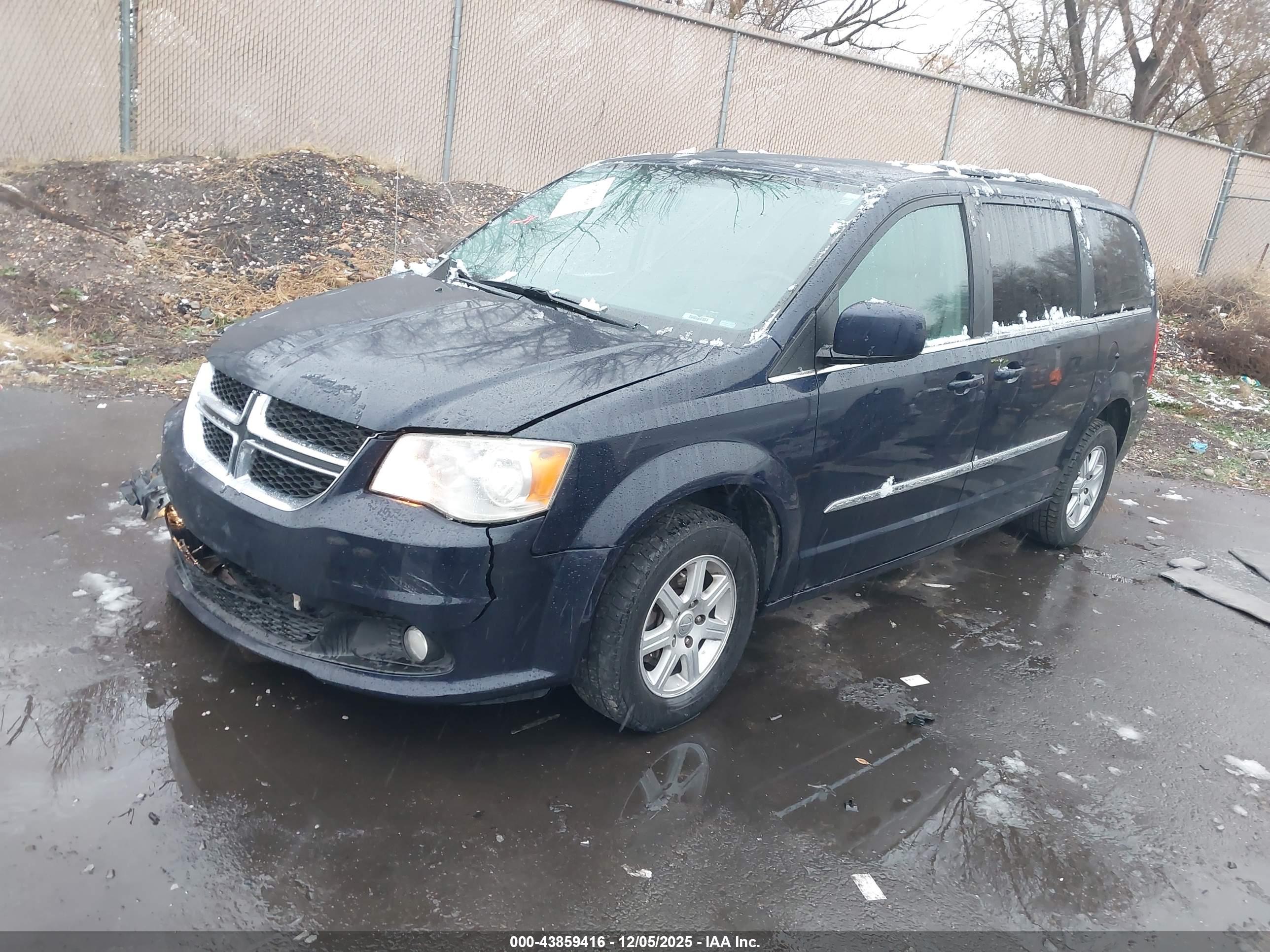 CHRYSLER TOWN image 2