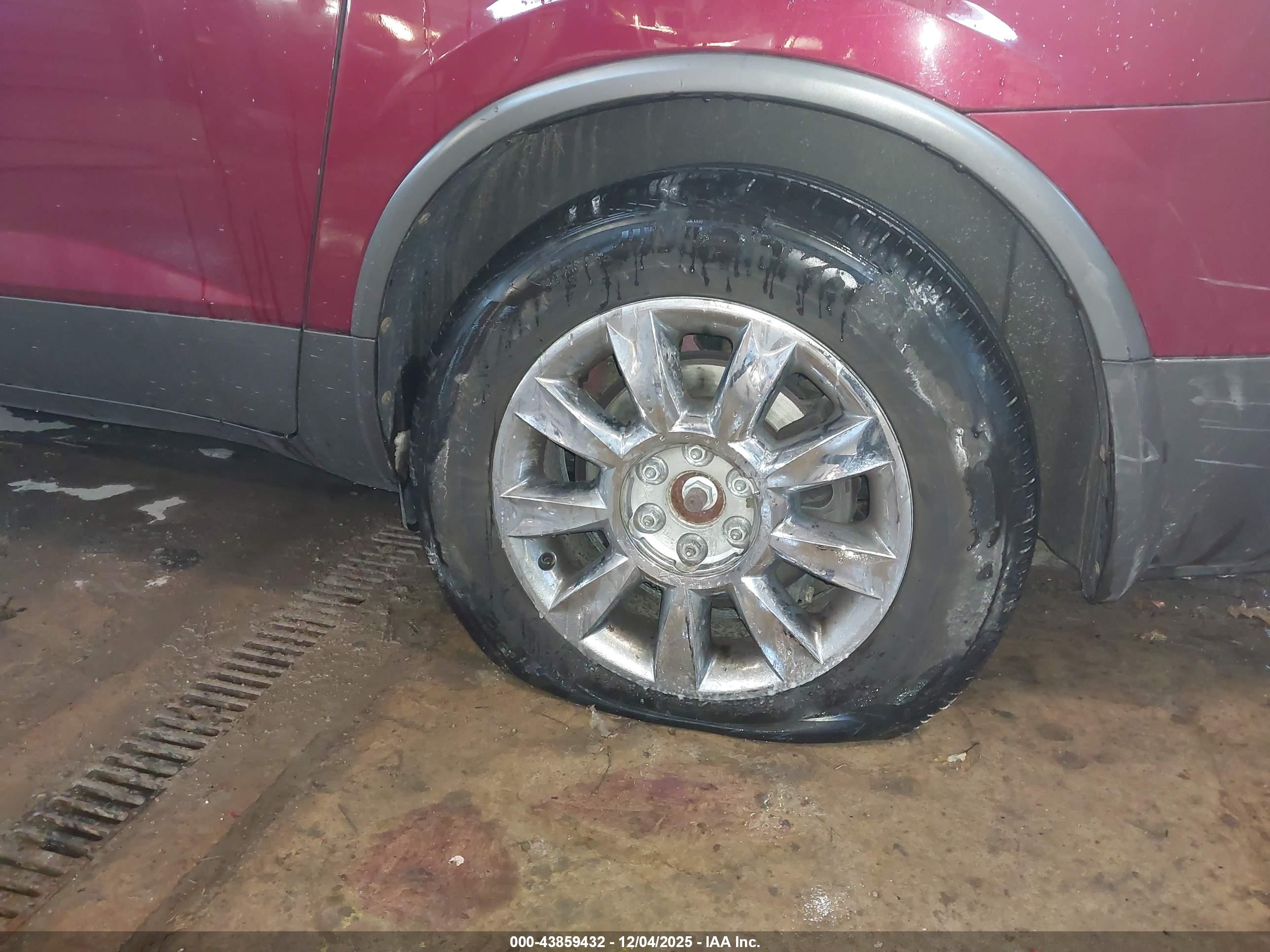 BUICK ENCLAVE image 6