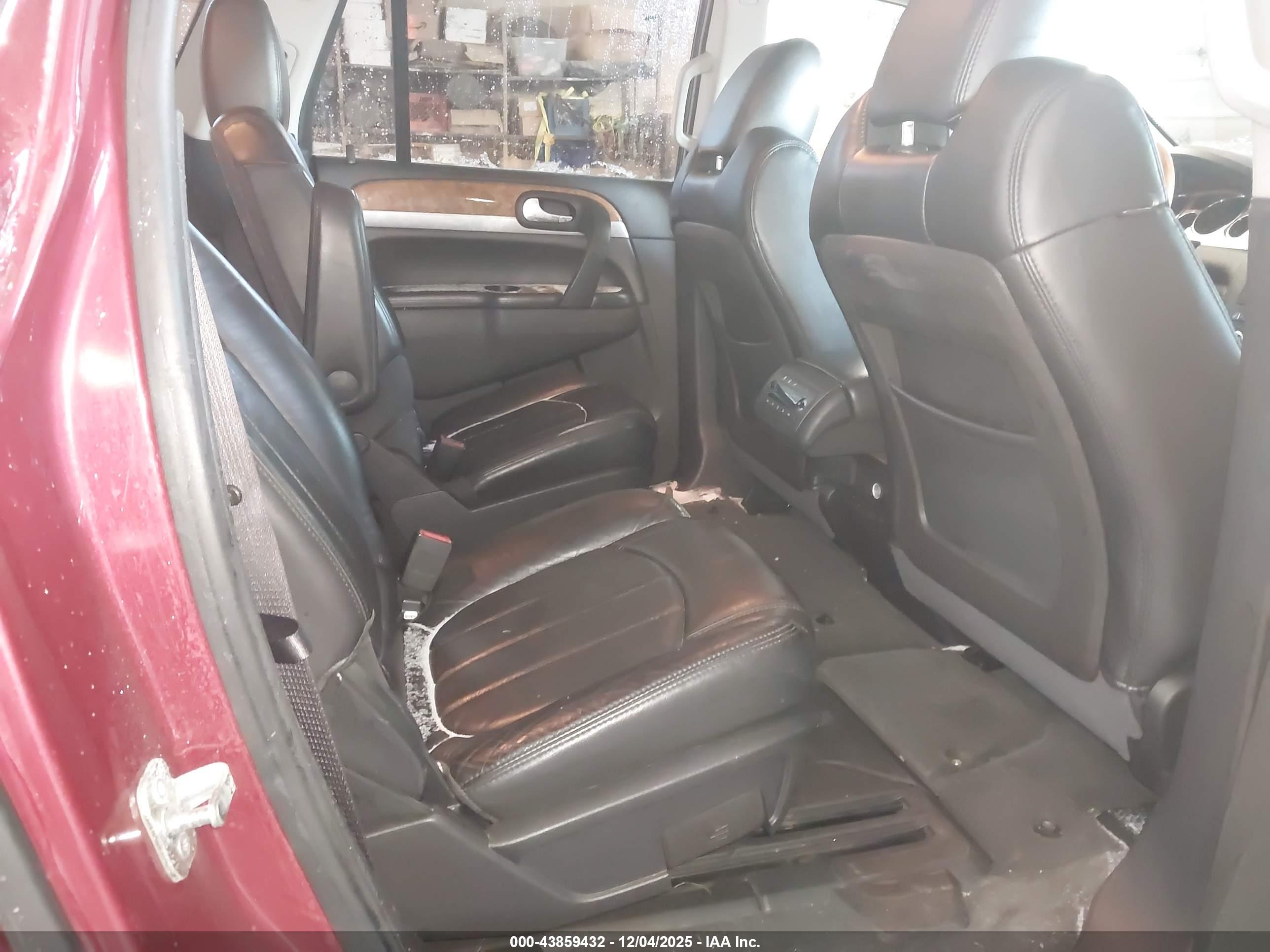 BUICK ENCLAVE image 8