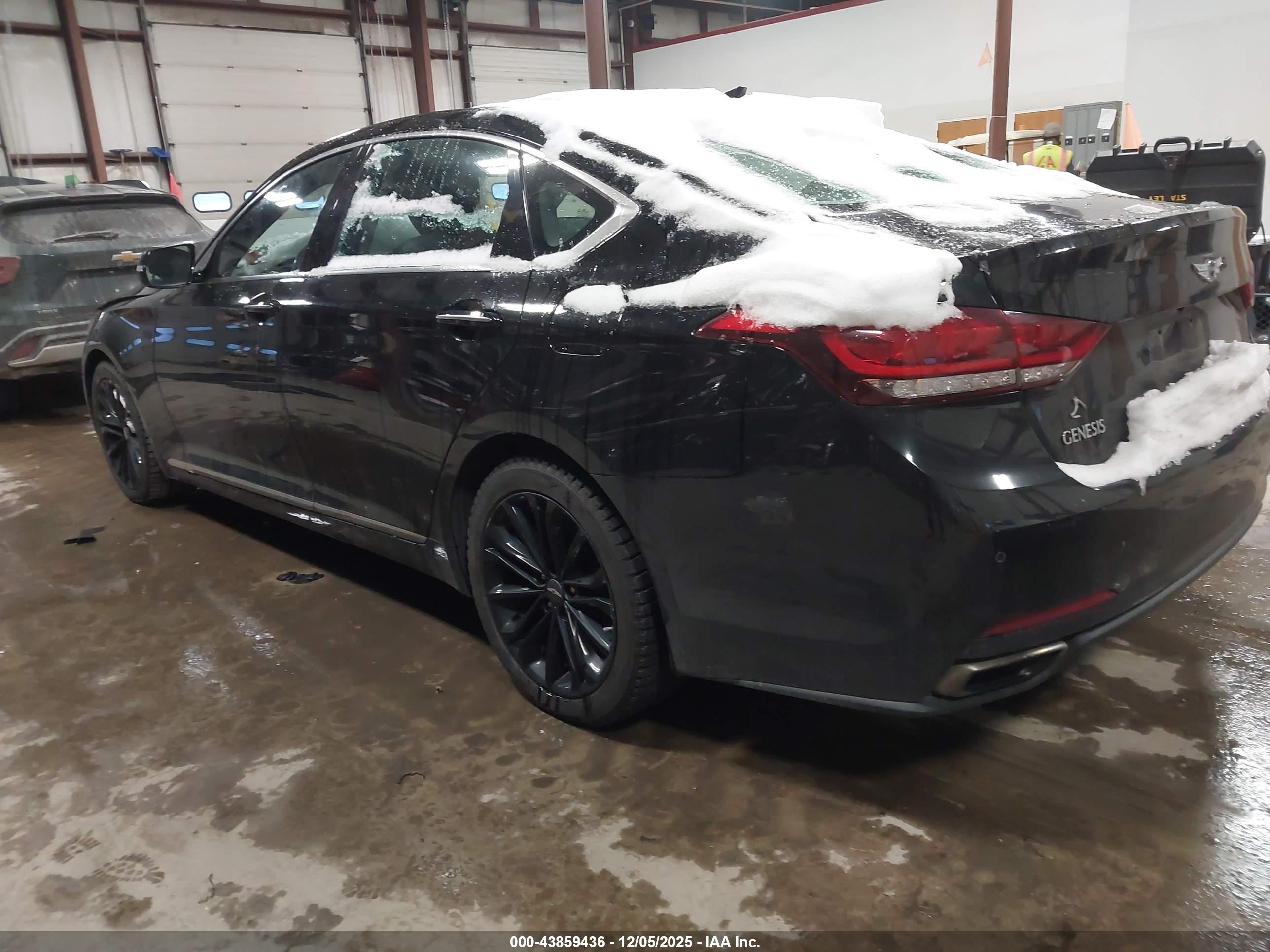 HYUNDAI GENESIS image 3