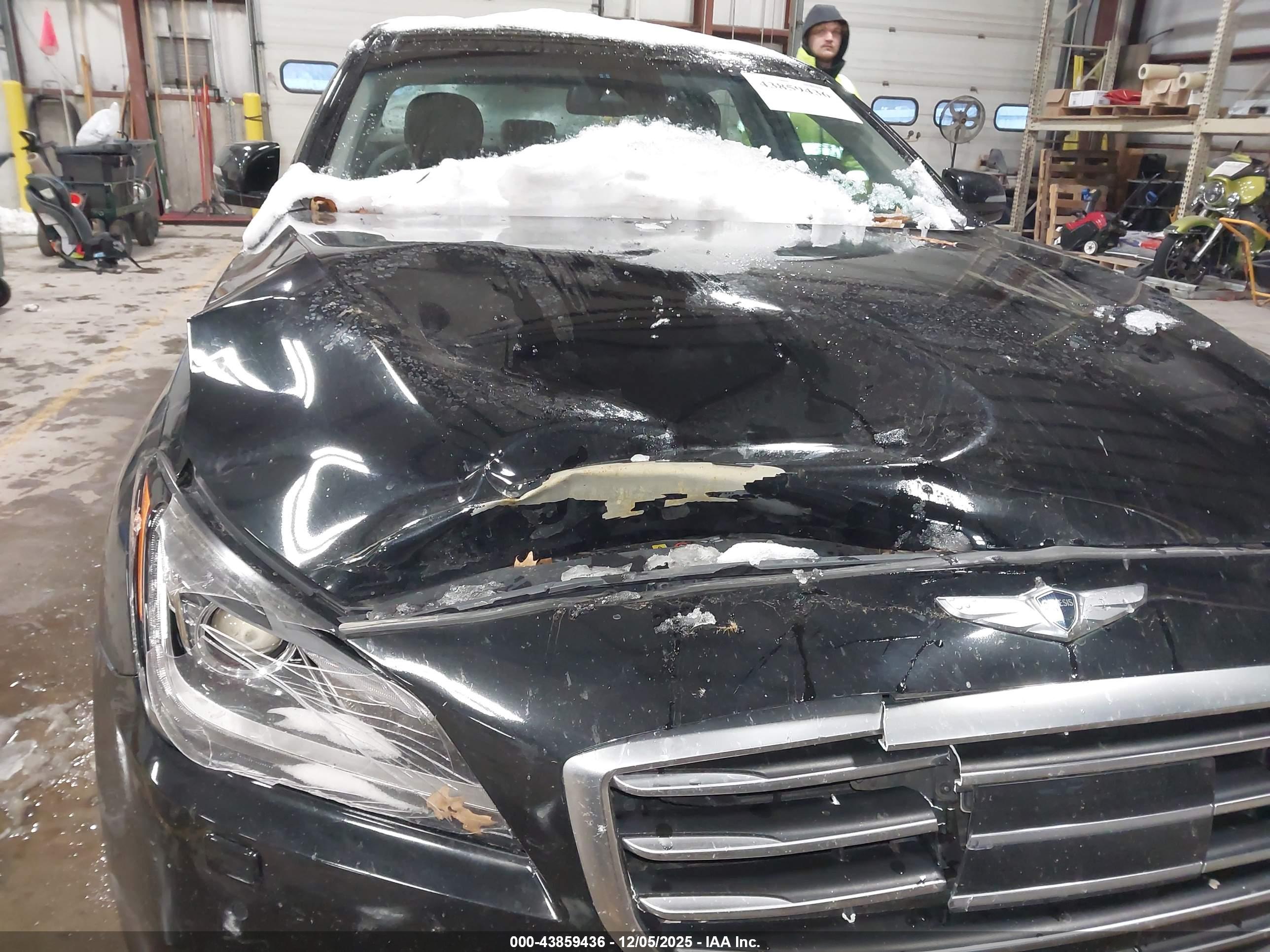 HYUNDAI GENESIS image 6