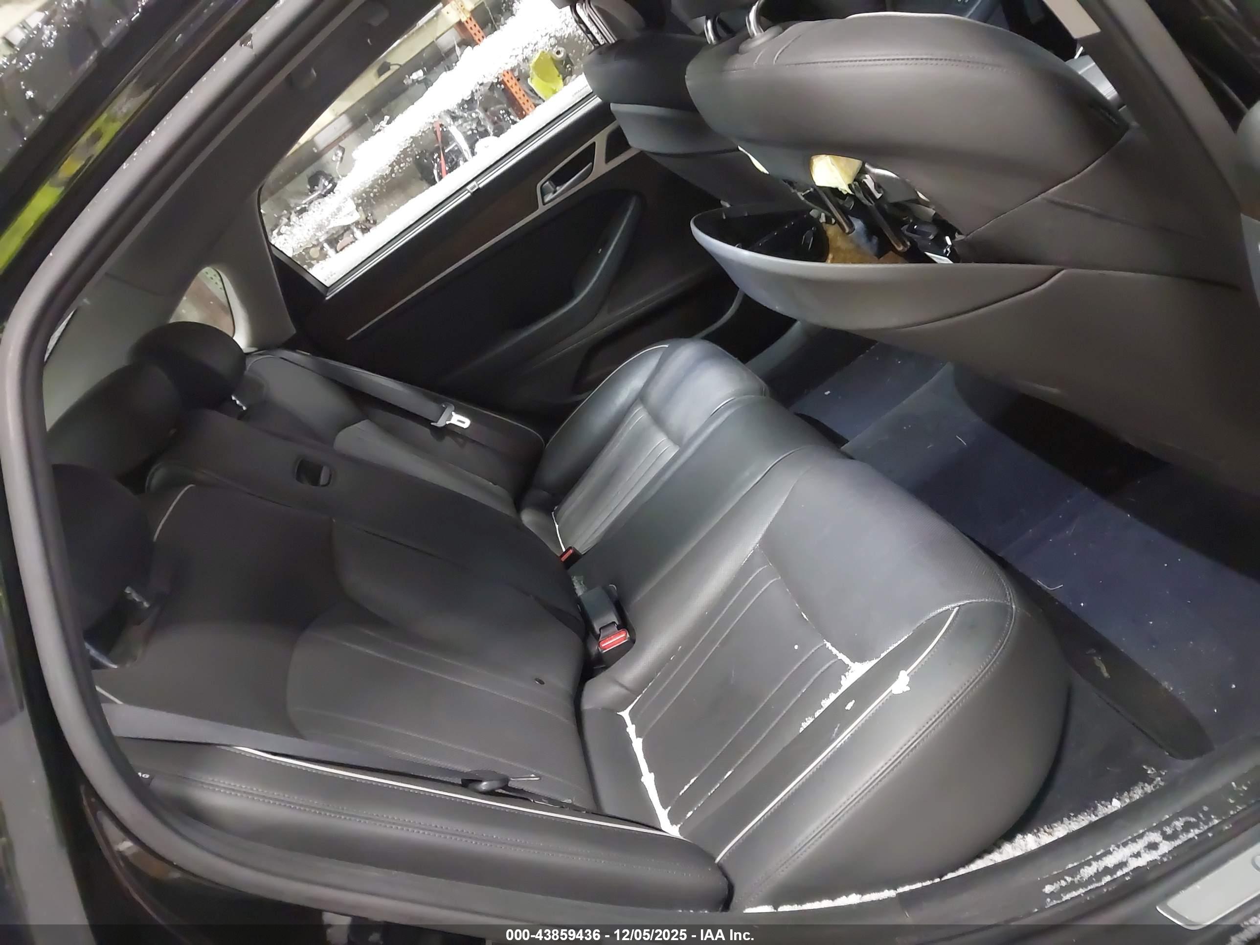 HYUNDAI GENESIS image 8