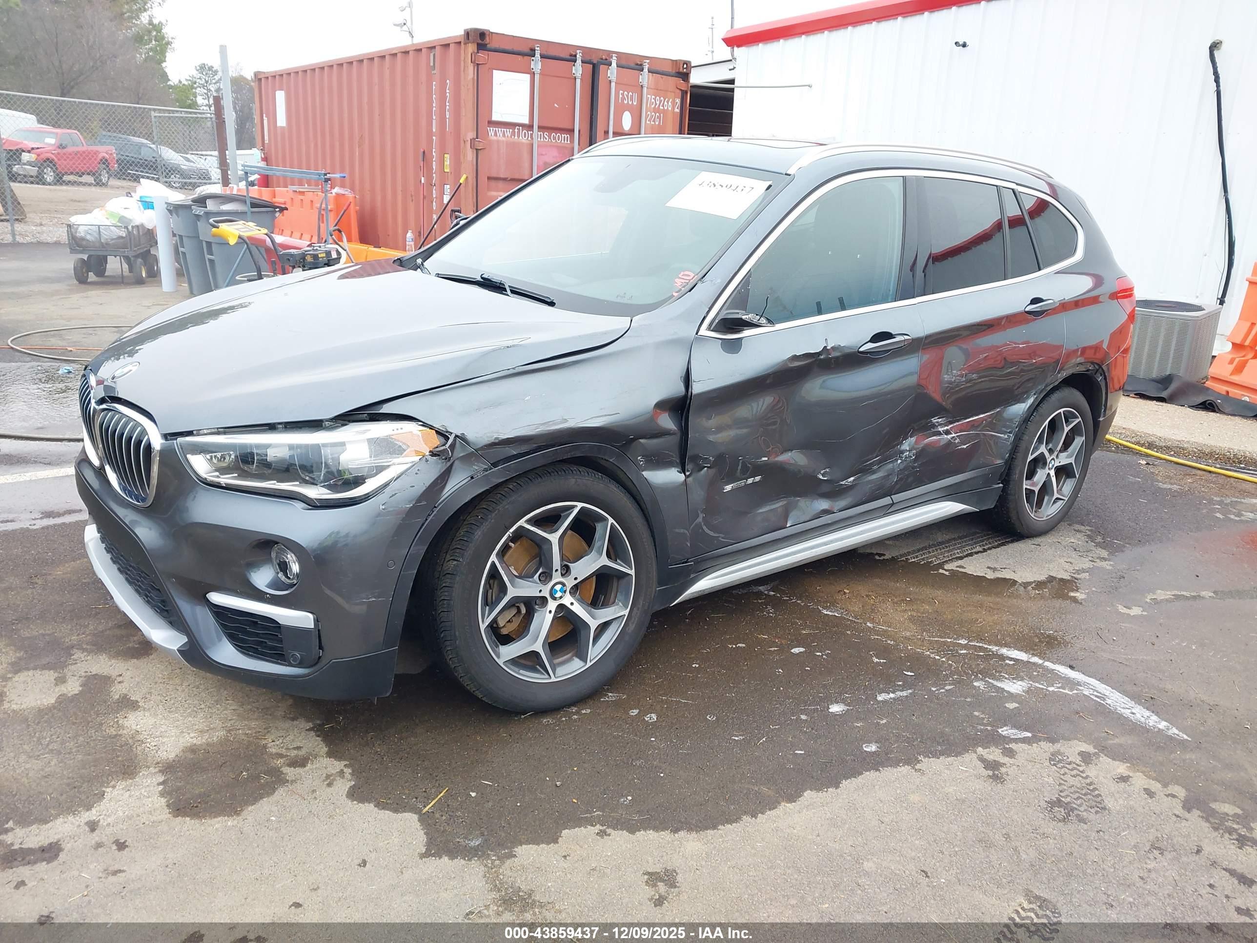 BMW X1 image 2