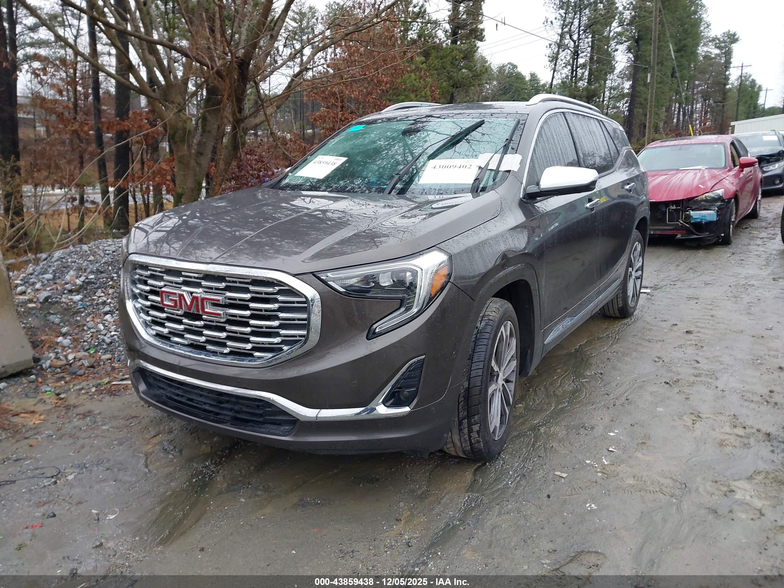 GMC TERRAIN image 2