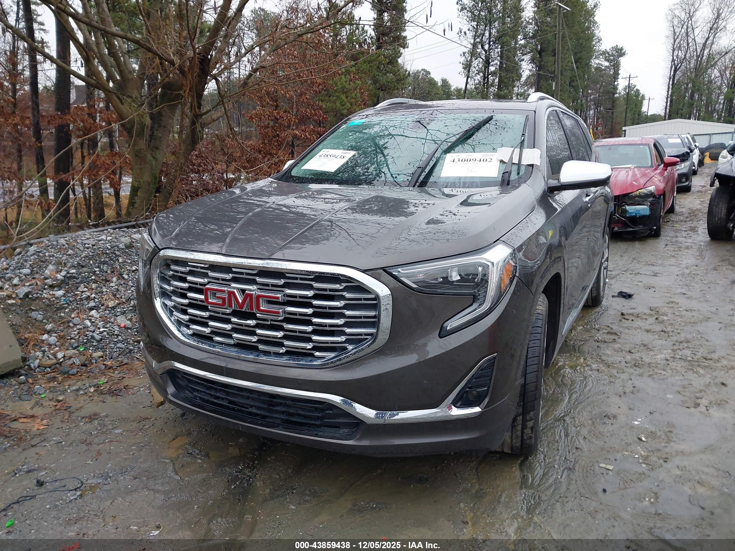GMC TERRAIN image 6