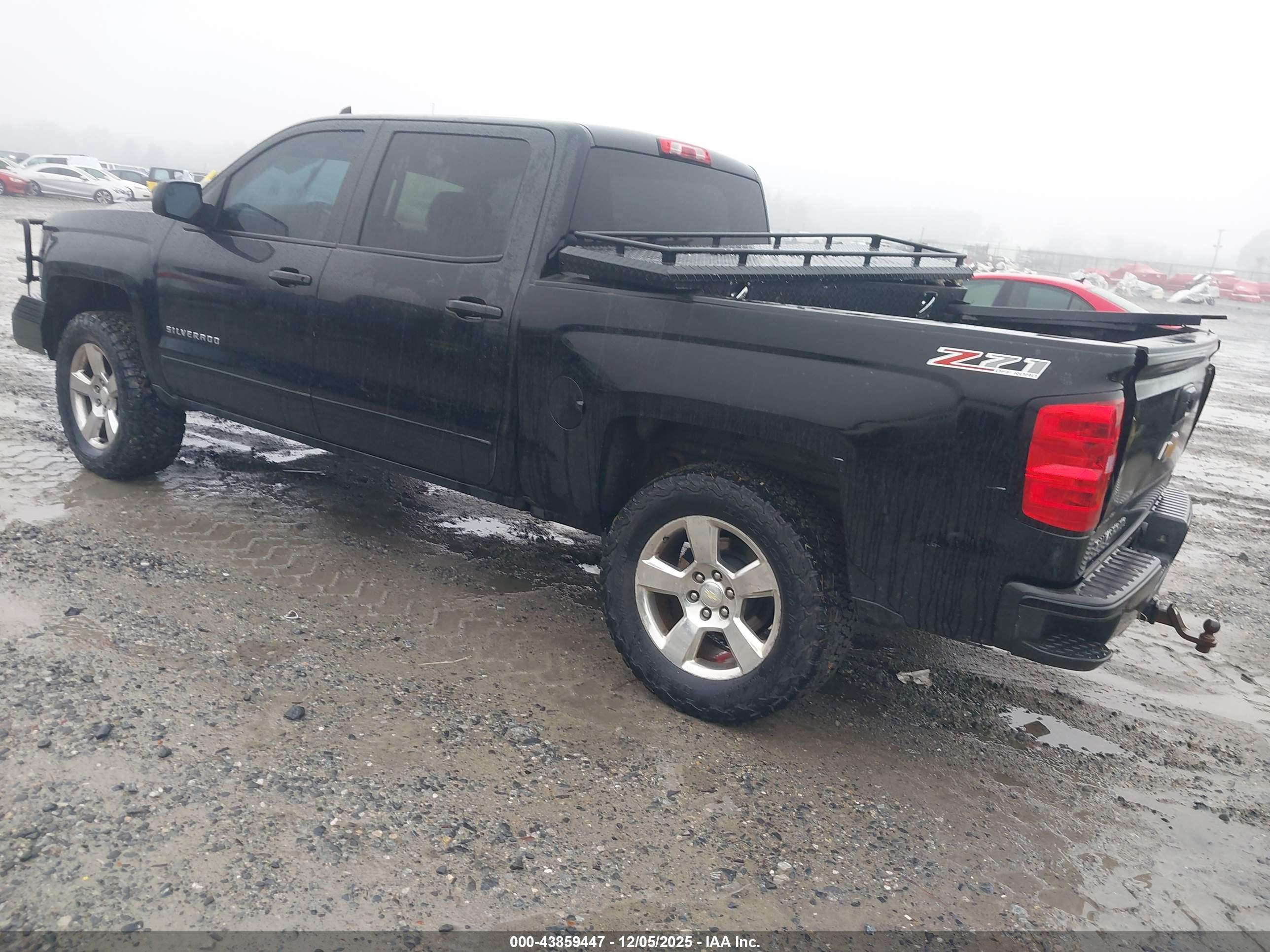 CHEVROLET SILVERADO image 3