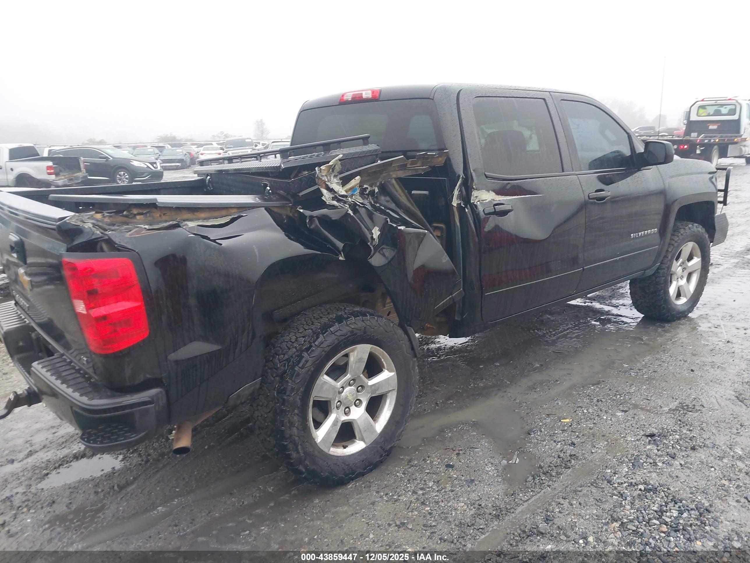 CHEVROLET SILVERADO image 4