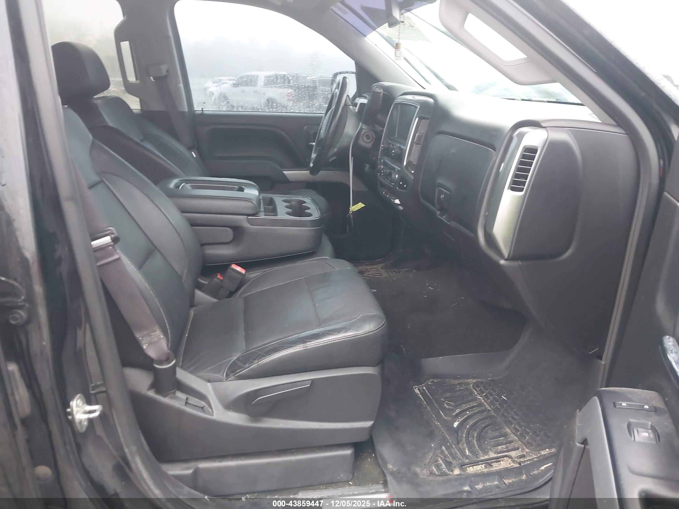 CHEVROLET SILVERADO image 5