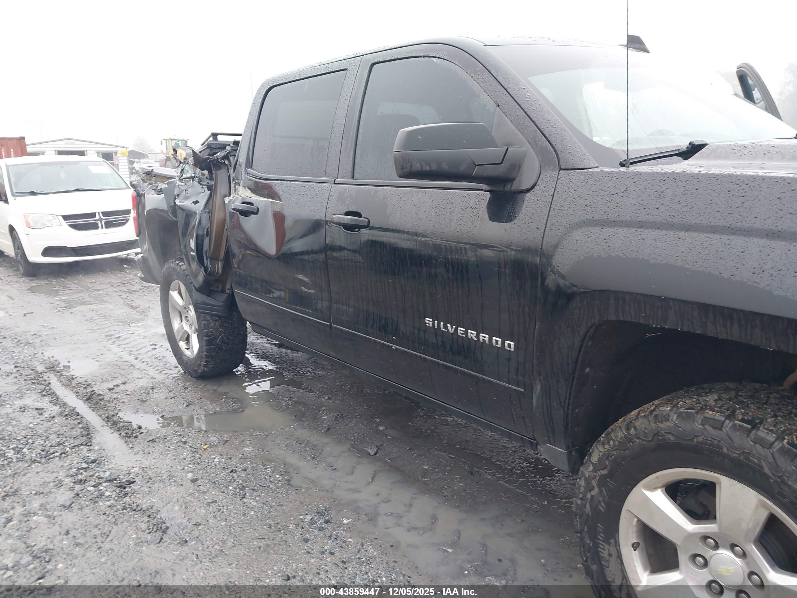 CHEVROLET SILVERADO image 6