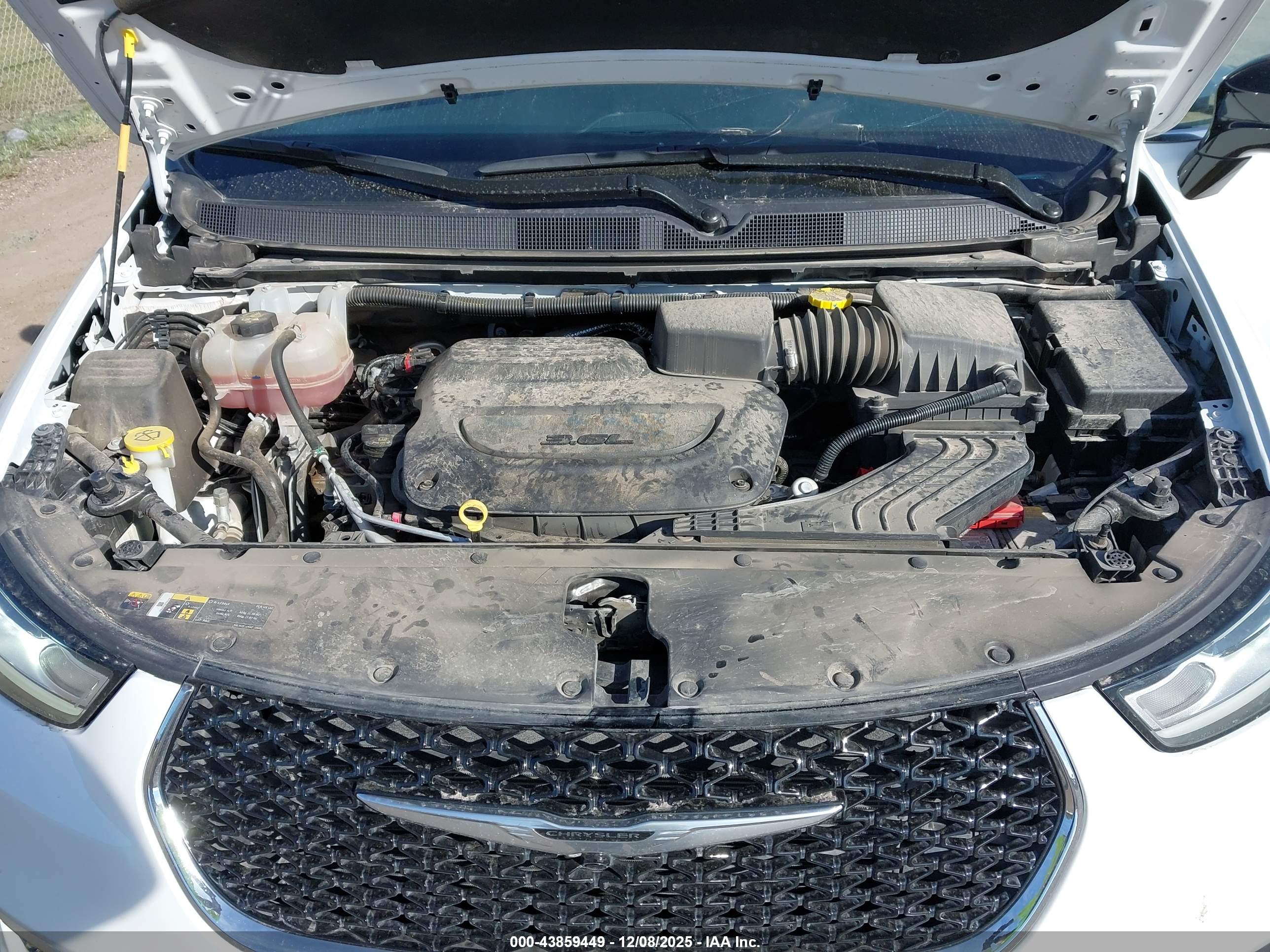 CHRYSLER PACIFICA image 10