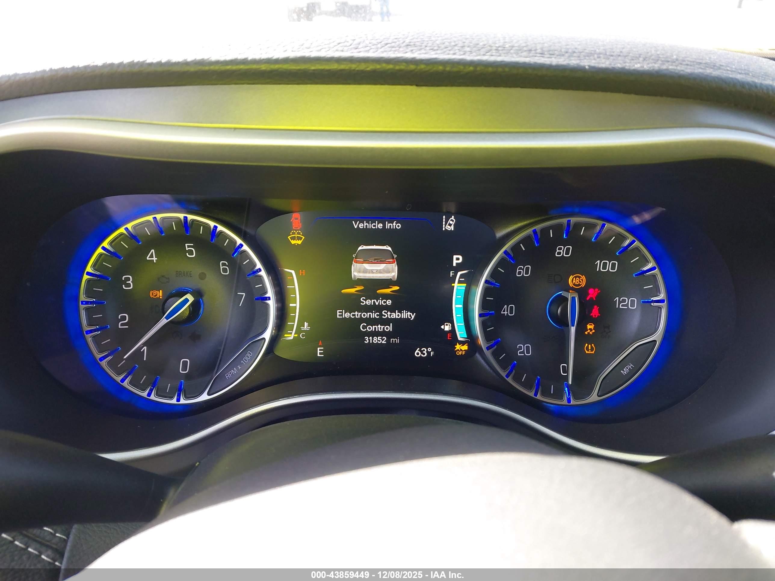 CHRYSLER PACIFICA image 7