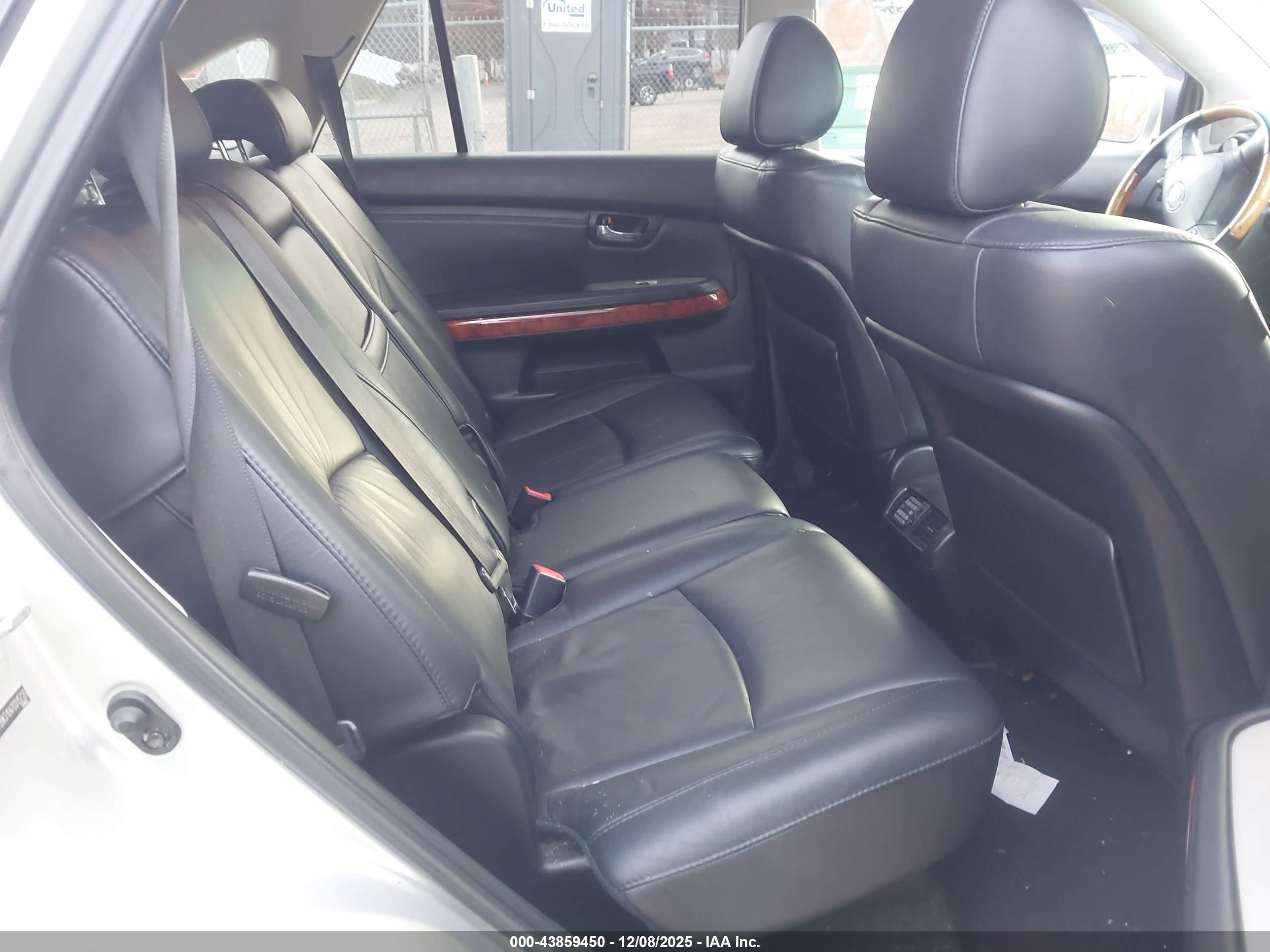LEXUS RX image 8