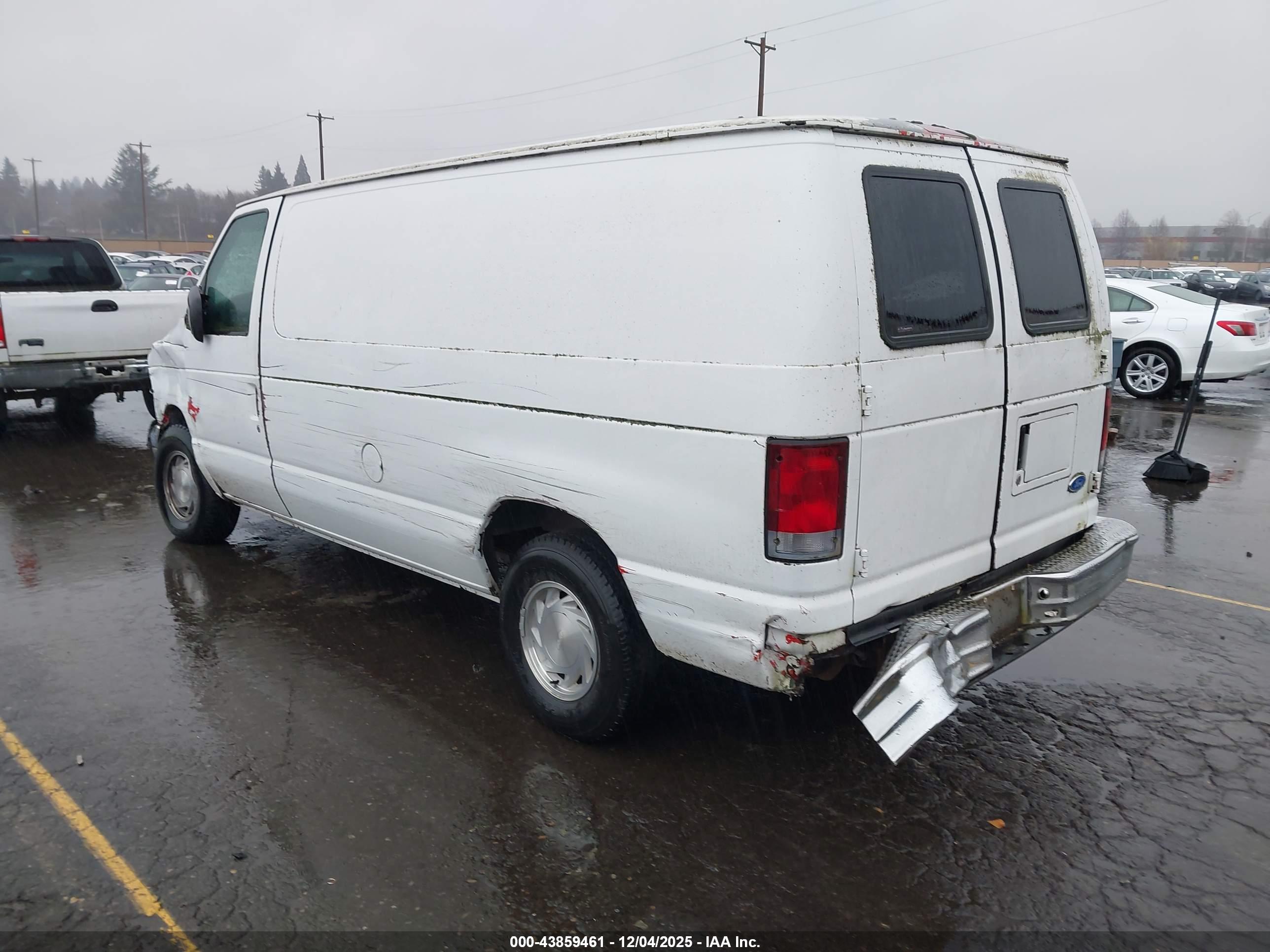 FORD E-150 image 3