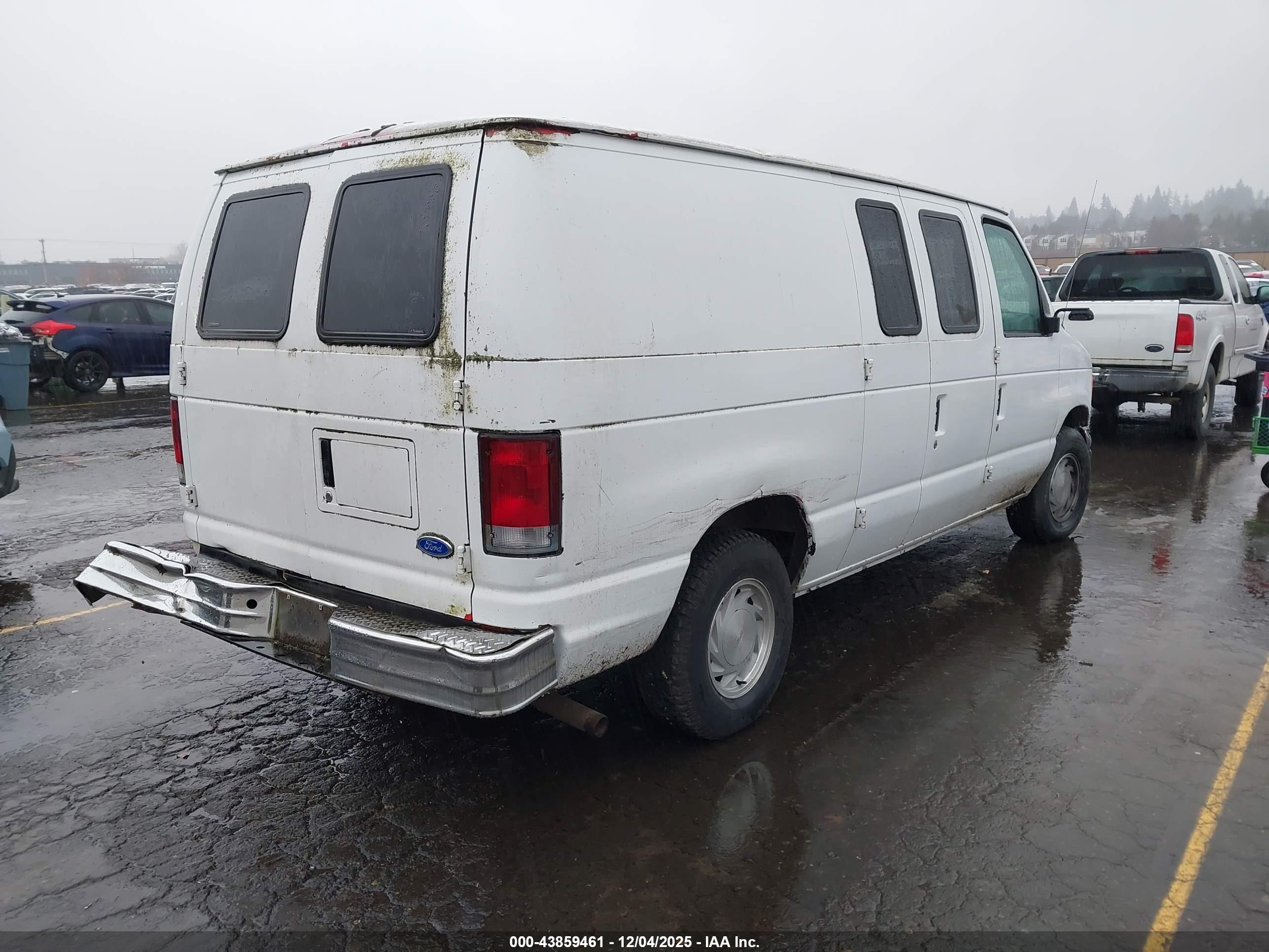 FORD E-150 image 4
