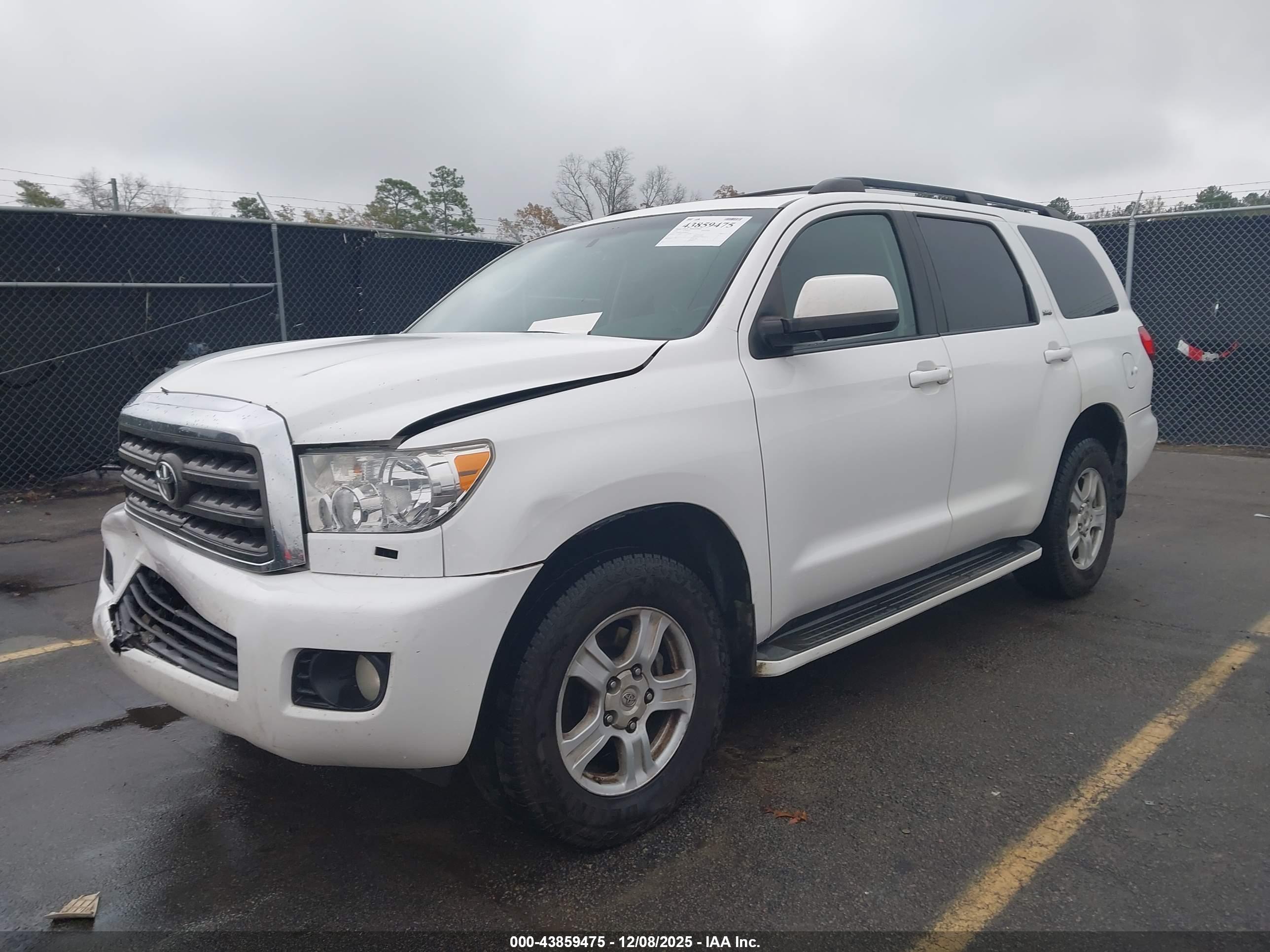 TOYOTA SEQUOIA image 2
