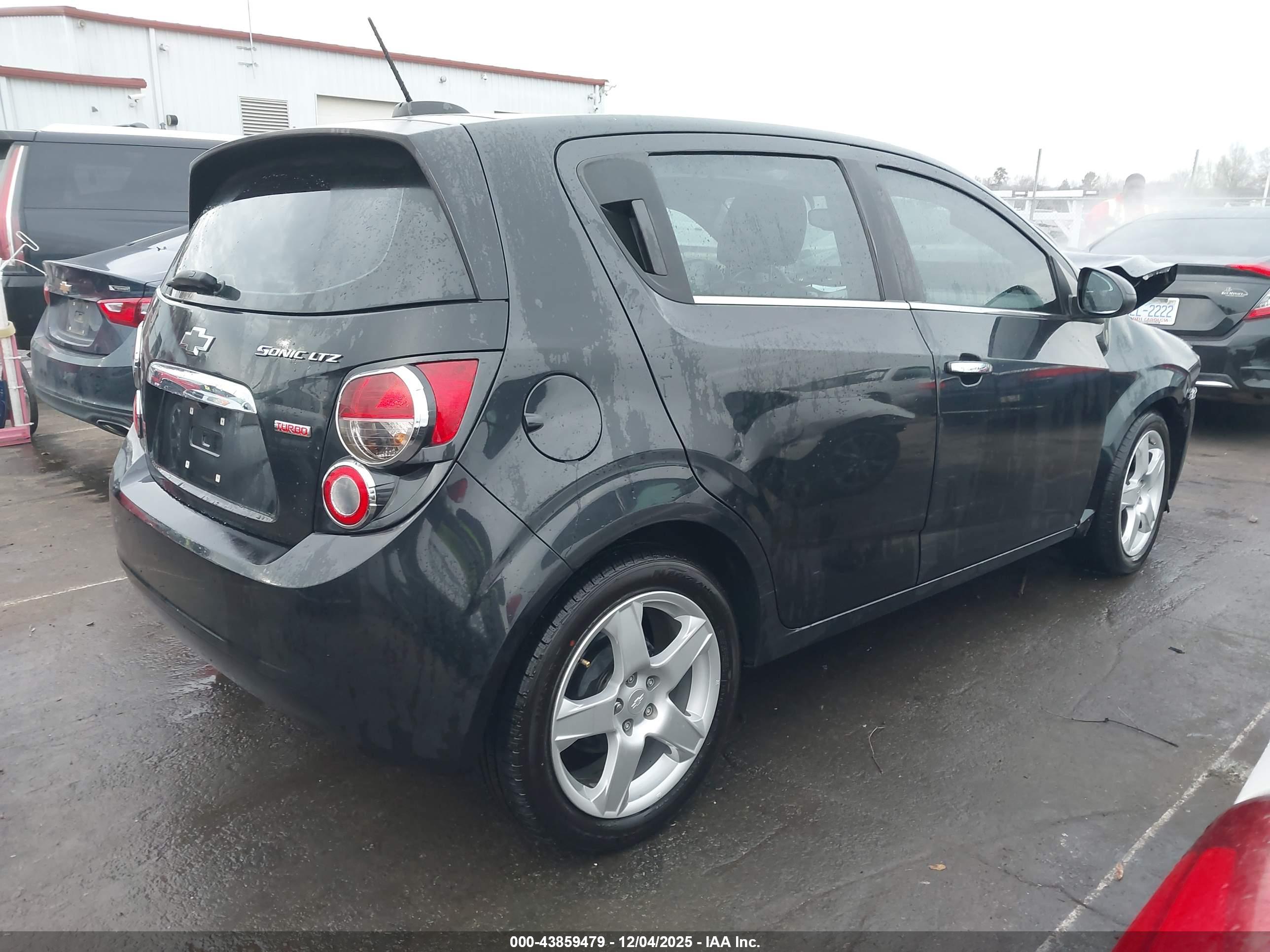 CHEVROLET SONIC image 4