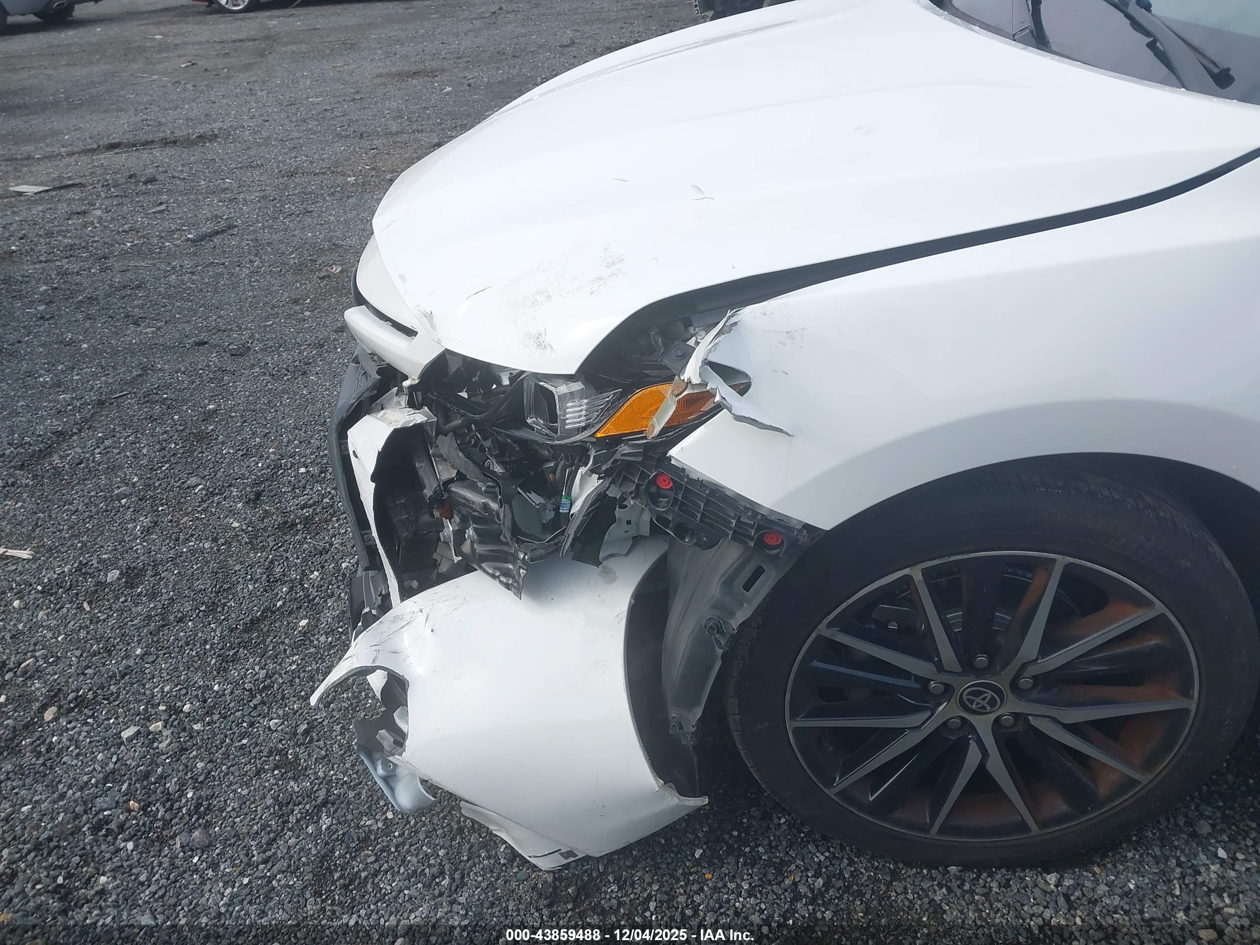 TOYOTA CAMRY image 6