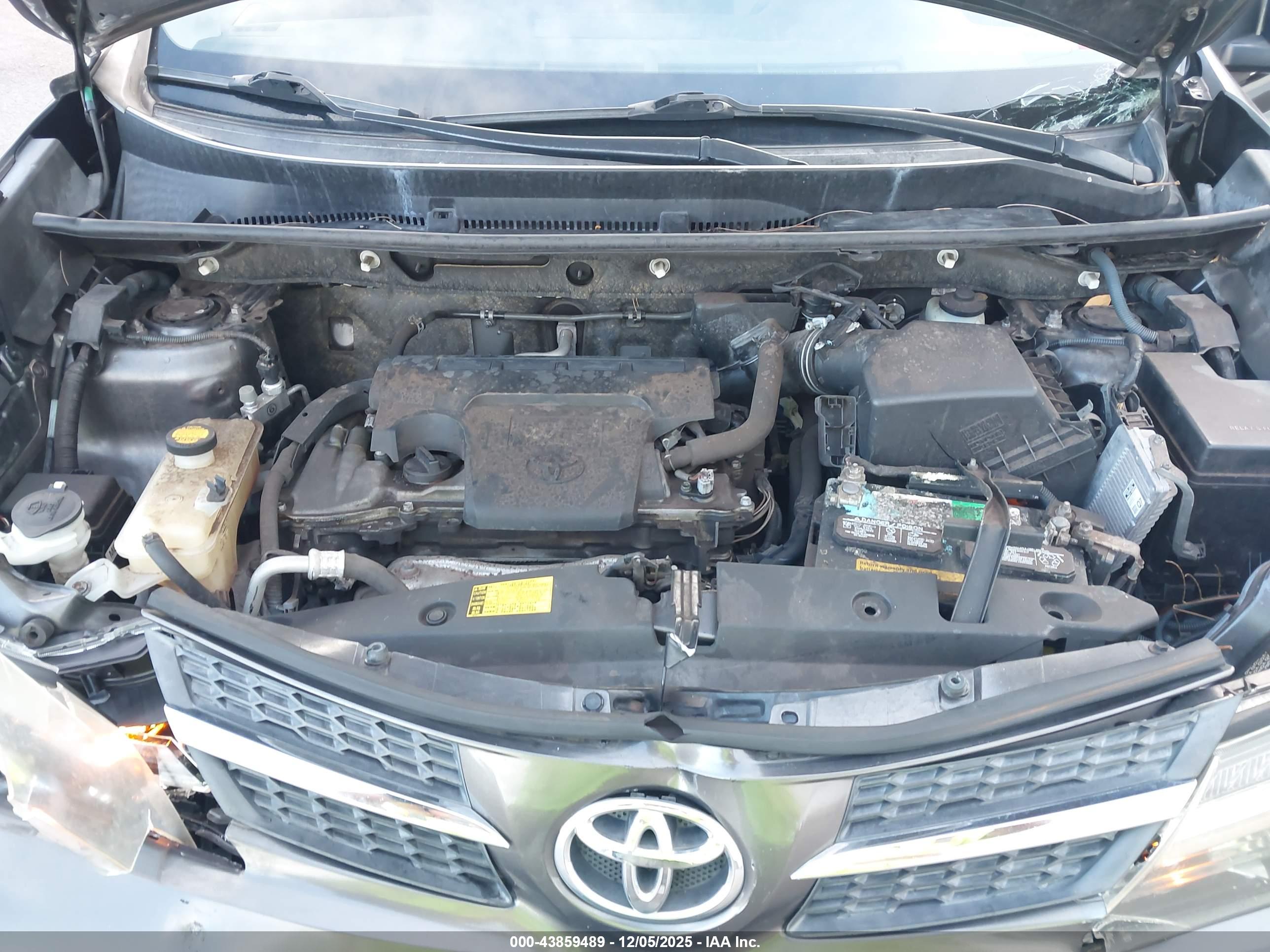 TOYOTA RAV4 image 10