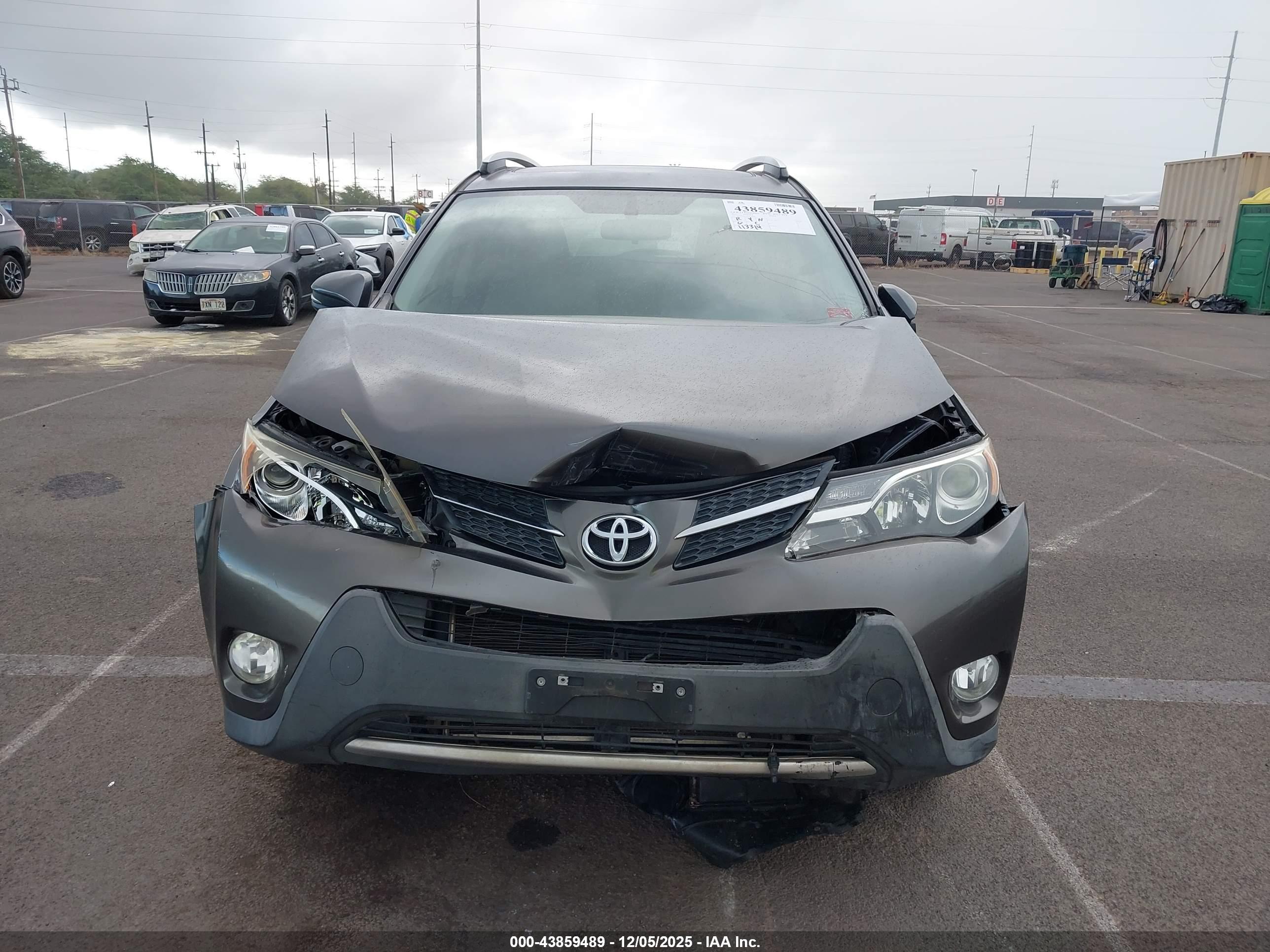 TOYOTA RAV4 image 6