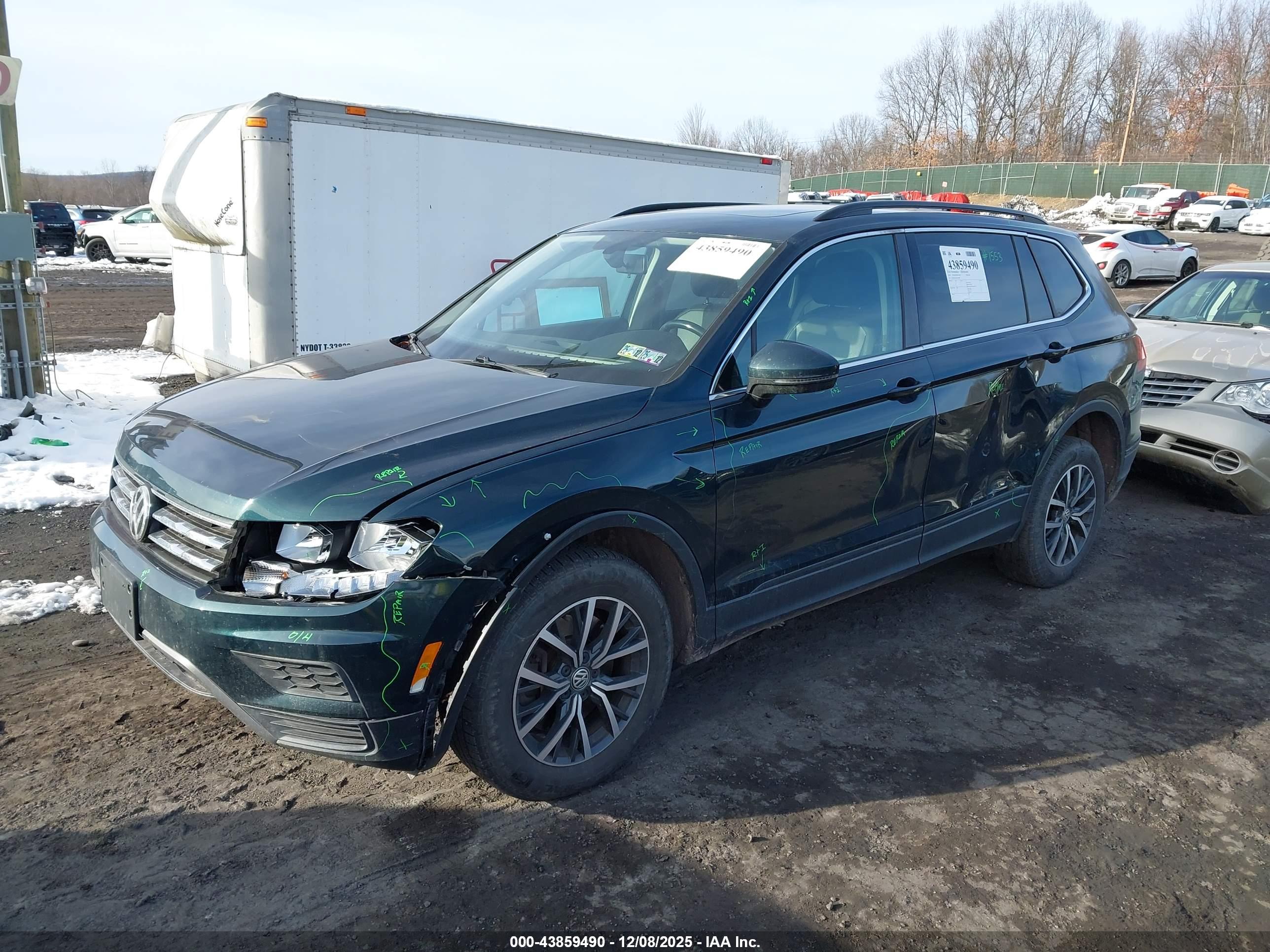 VOLKSWAGEN TIGUAN image 2