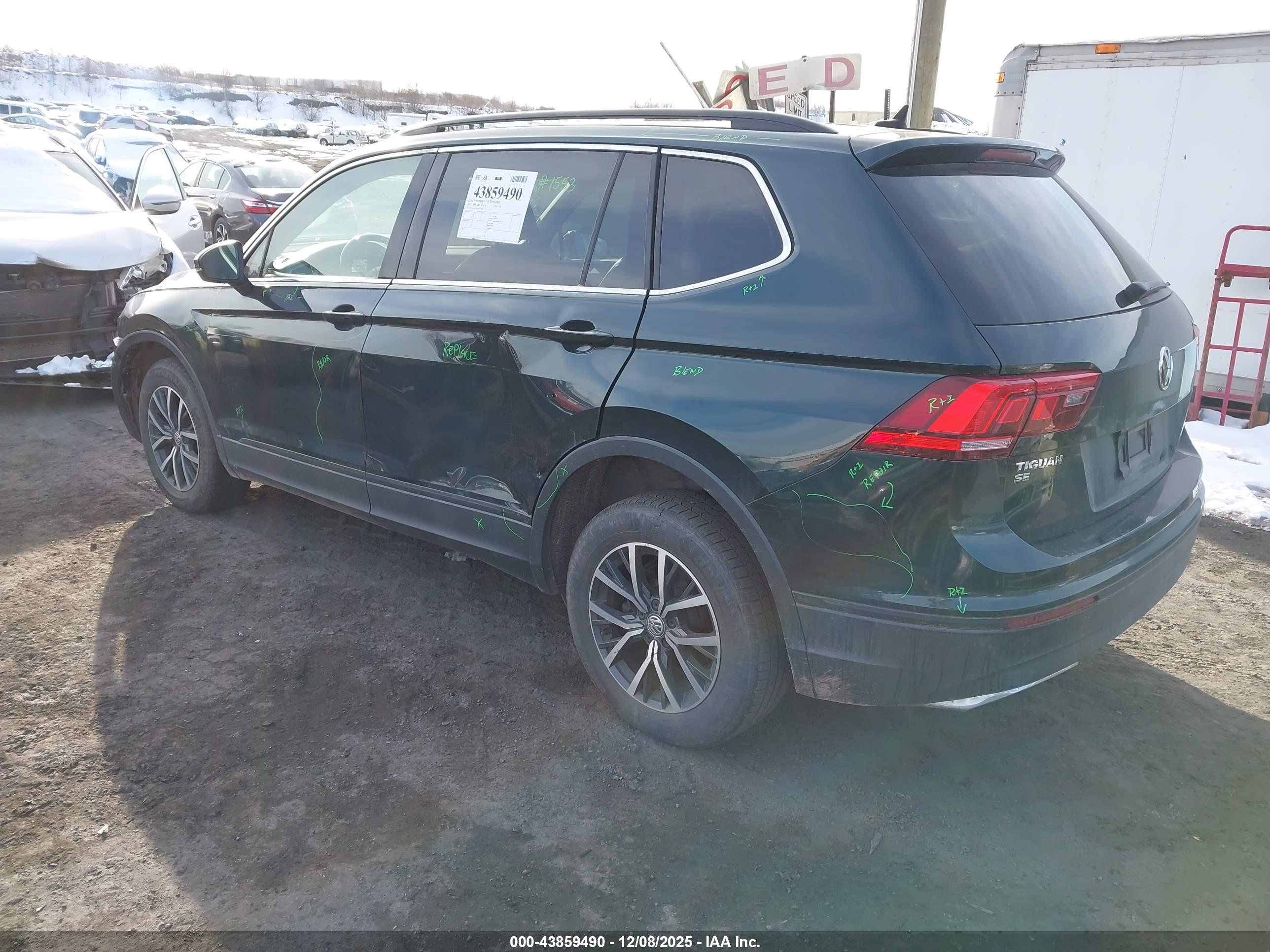 VOLKSWAGEN TIGUAN image 3