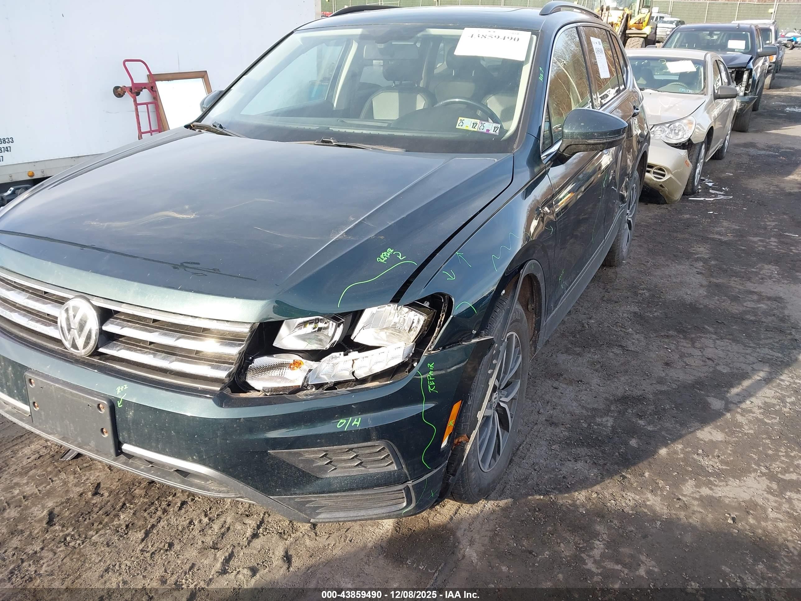 VOLKSWAGEN TIGUAN image 6