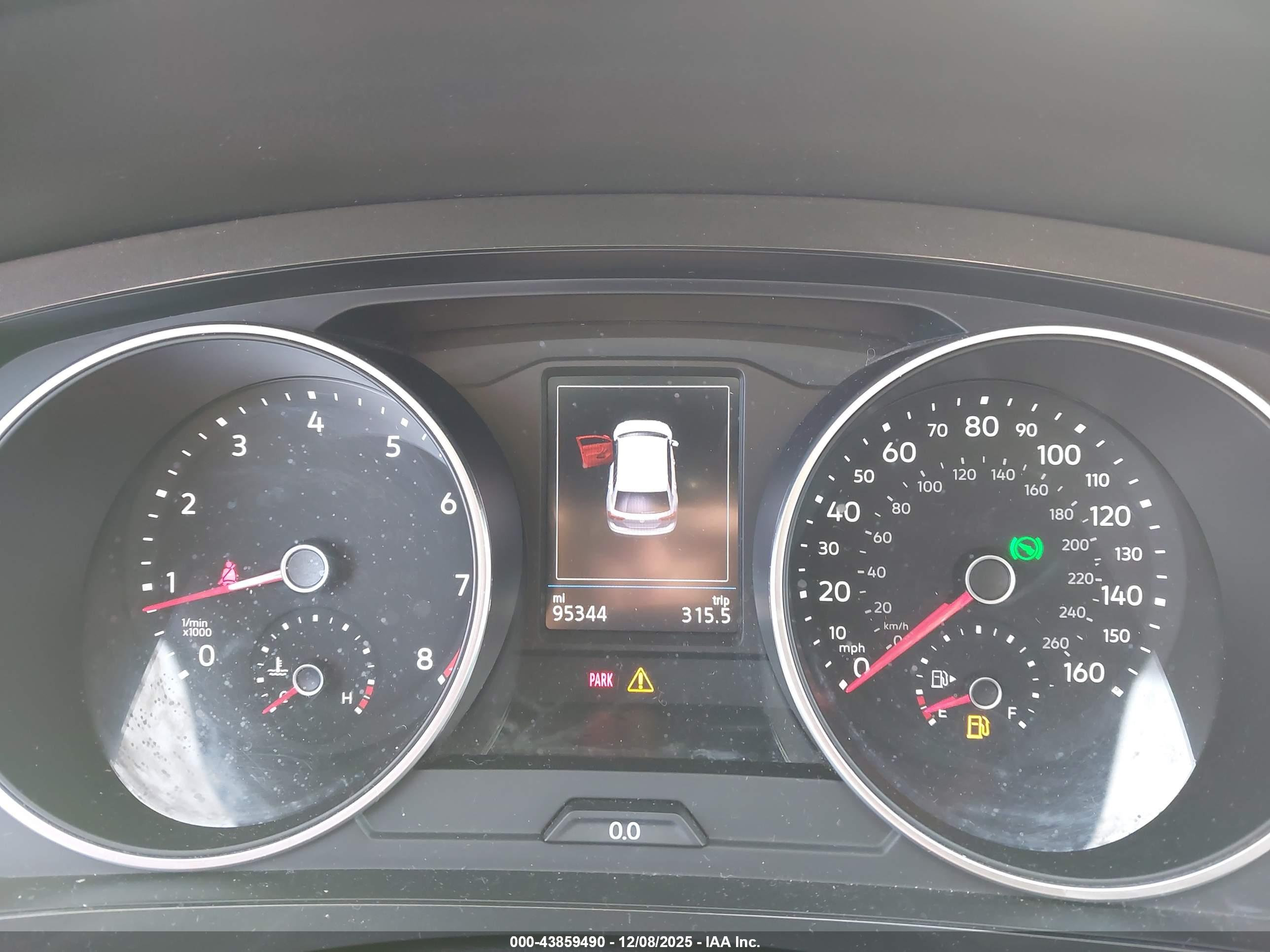 VOLKSWAGEN TIGUAN image 7