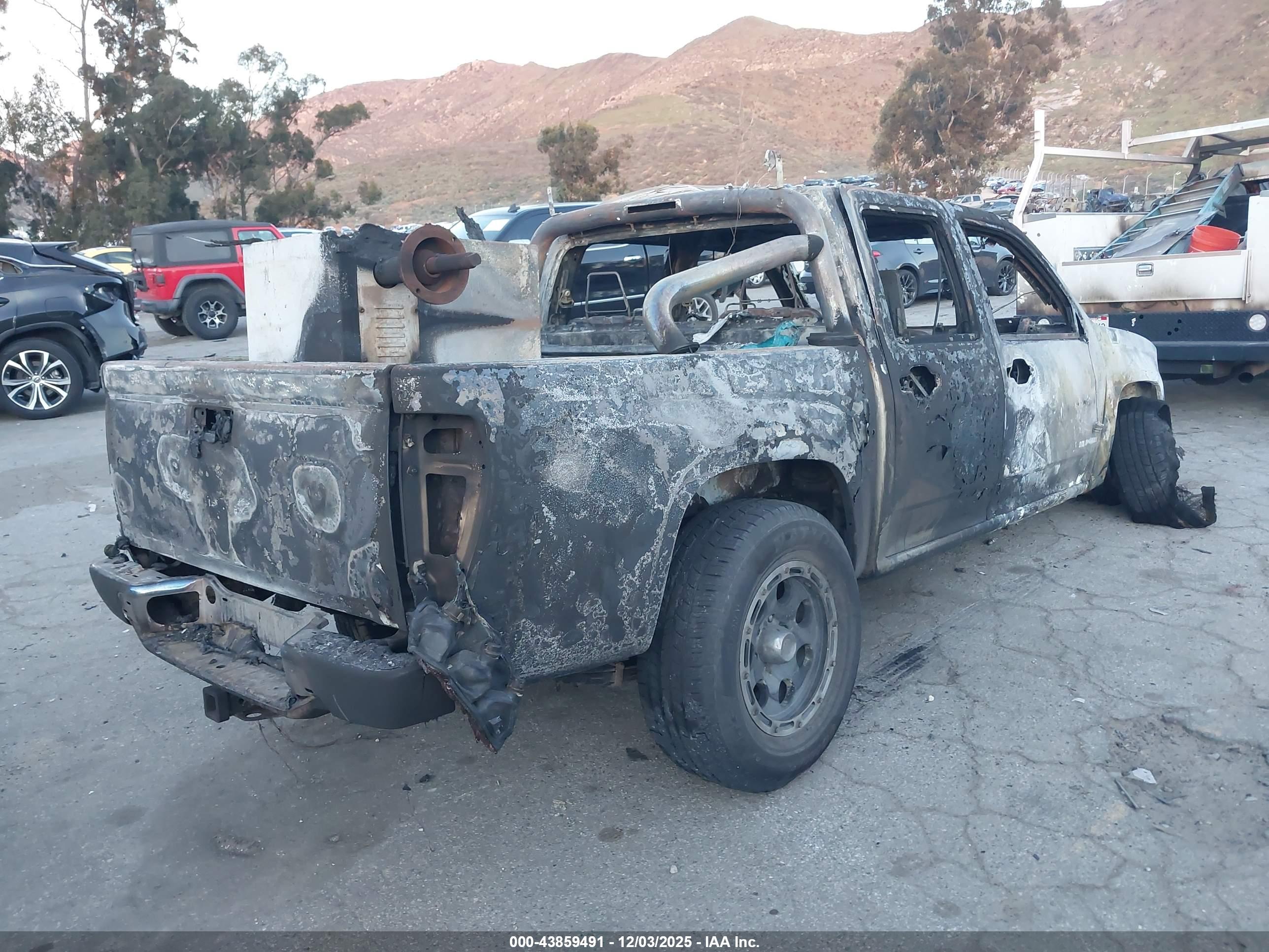 CHEVROLET COLORADO image 4