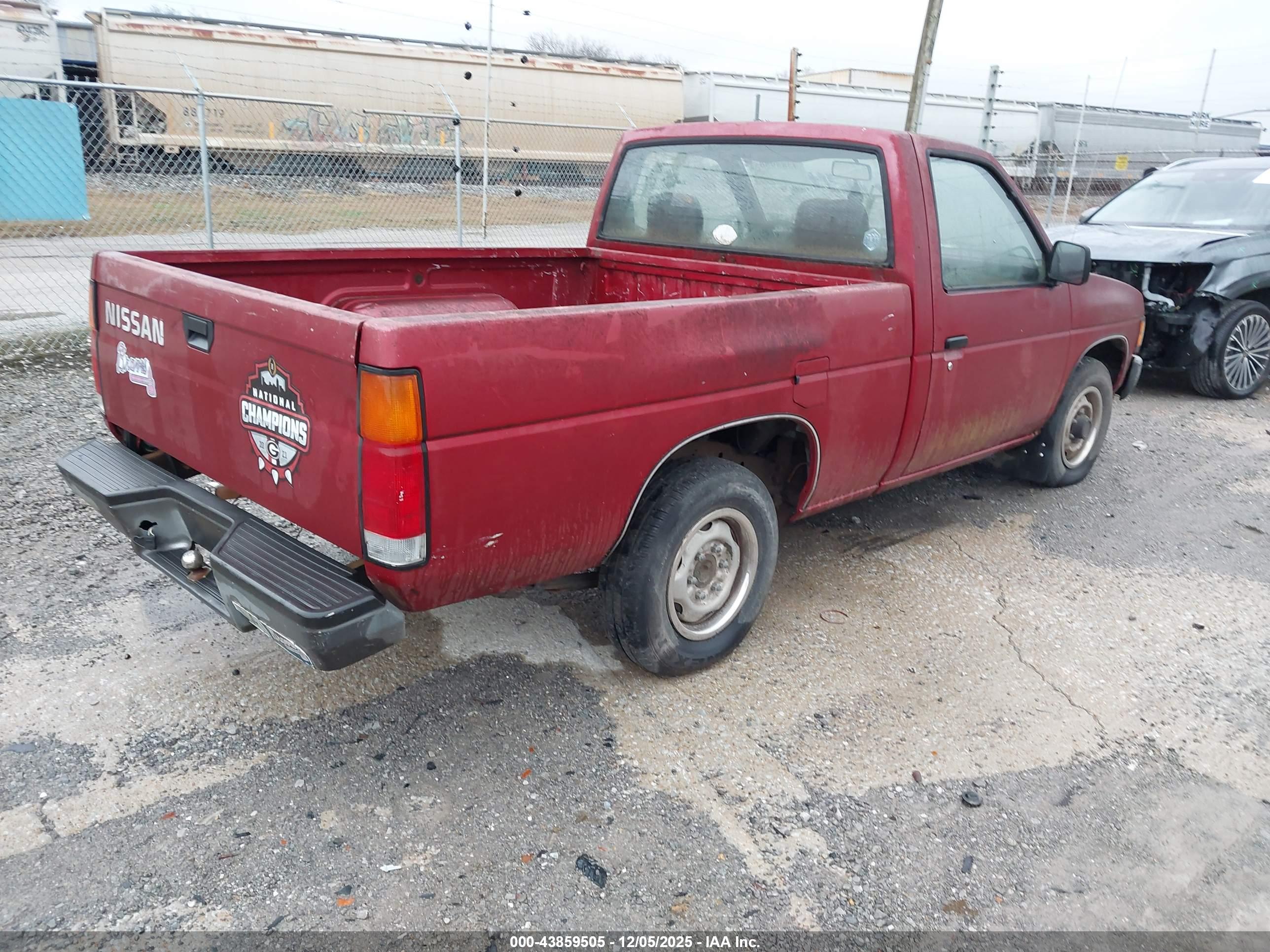 NISSAN TRUCK image 4