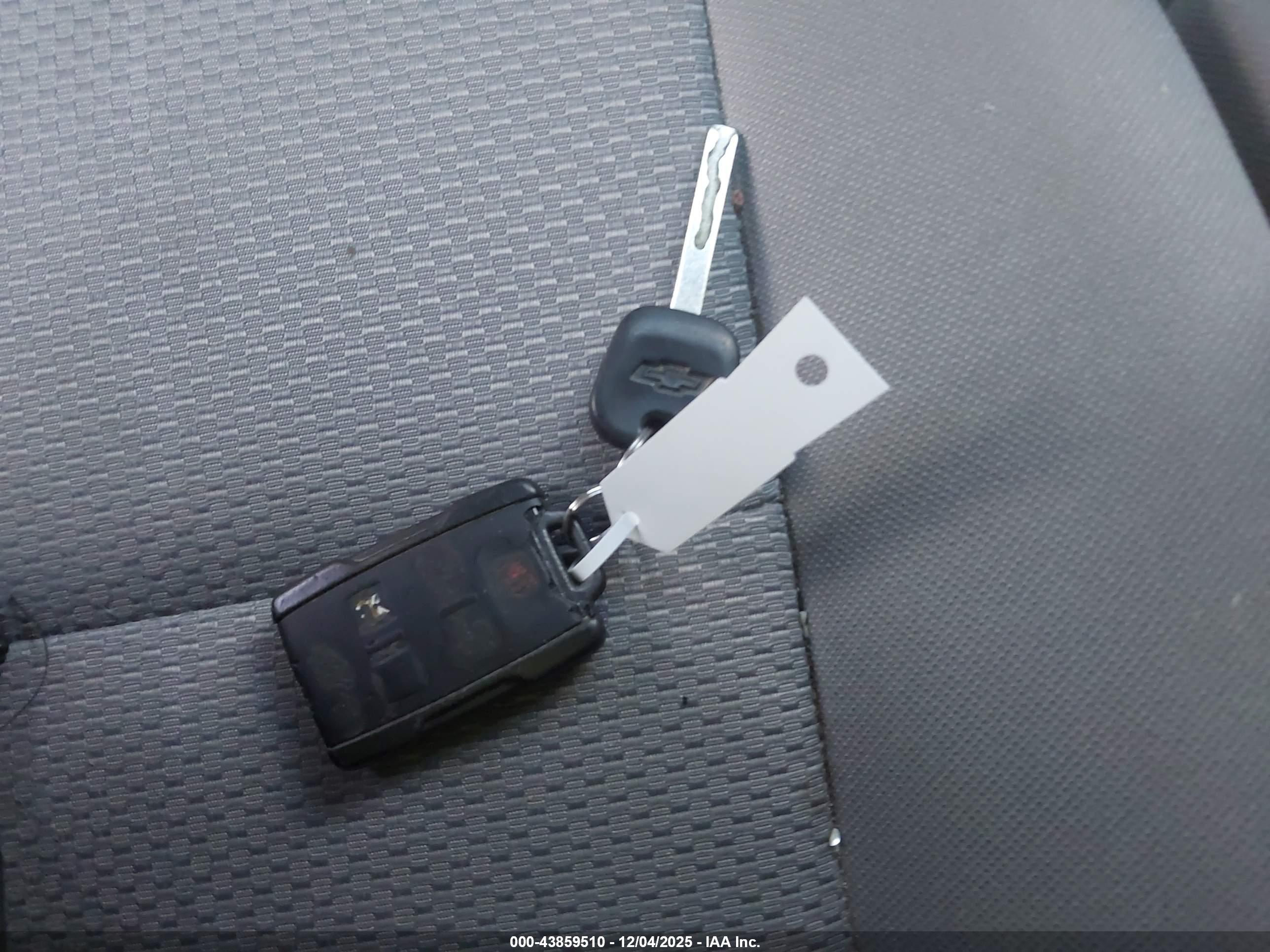 CHEVROLET SILVERADO image 11